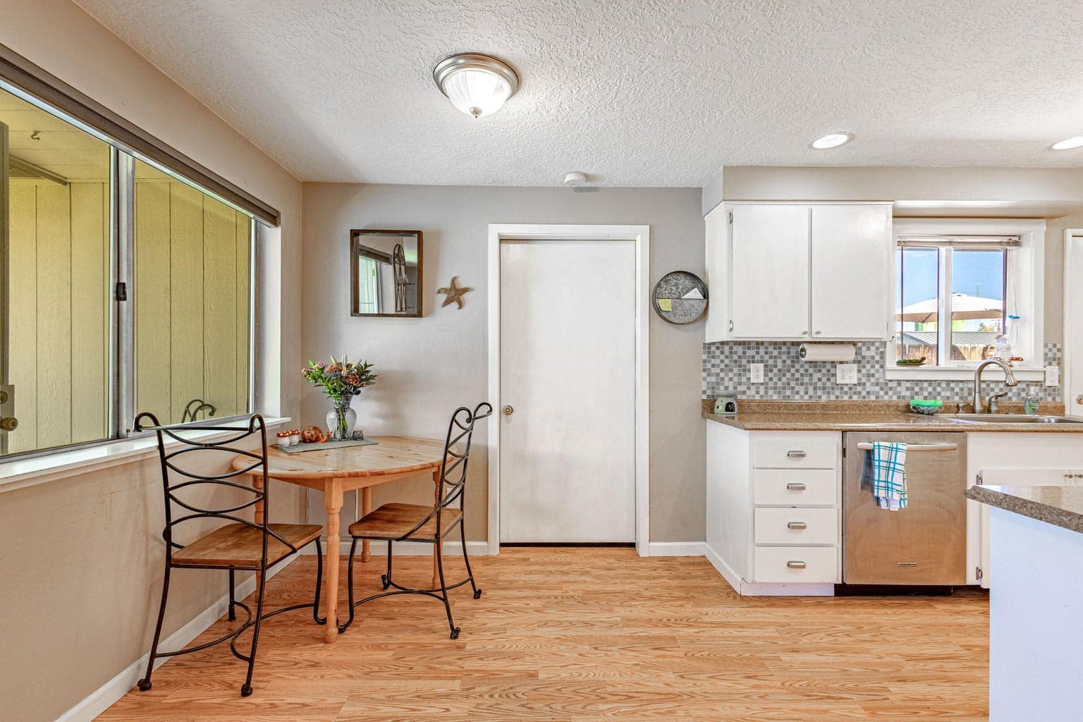 Photo of 740 NW Beaver Street 5 of 22