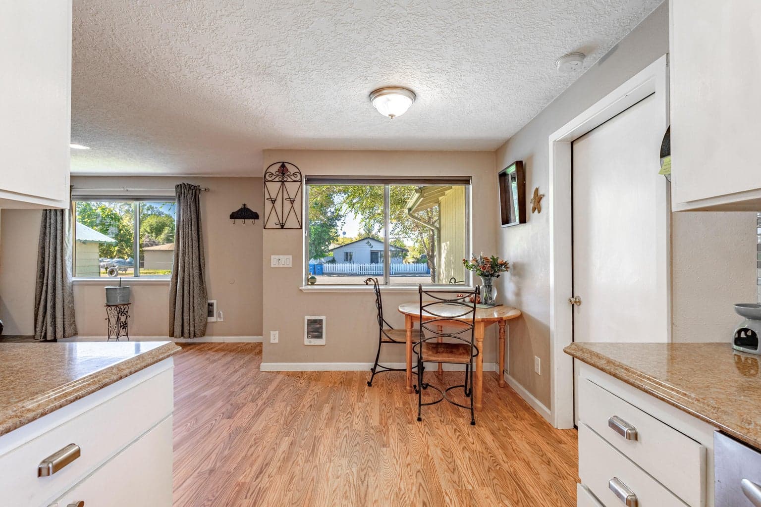 Photo of 740 NW Beaver Street 6 of 22