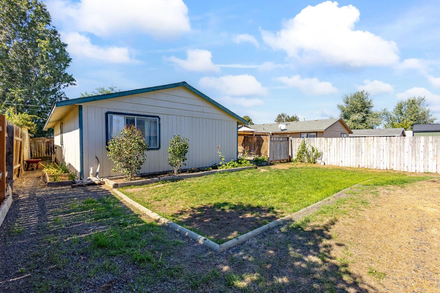 Photo of 740 NW Beaver Street 18 of 22