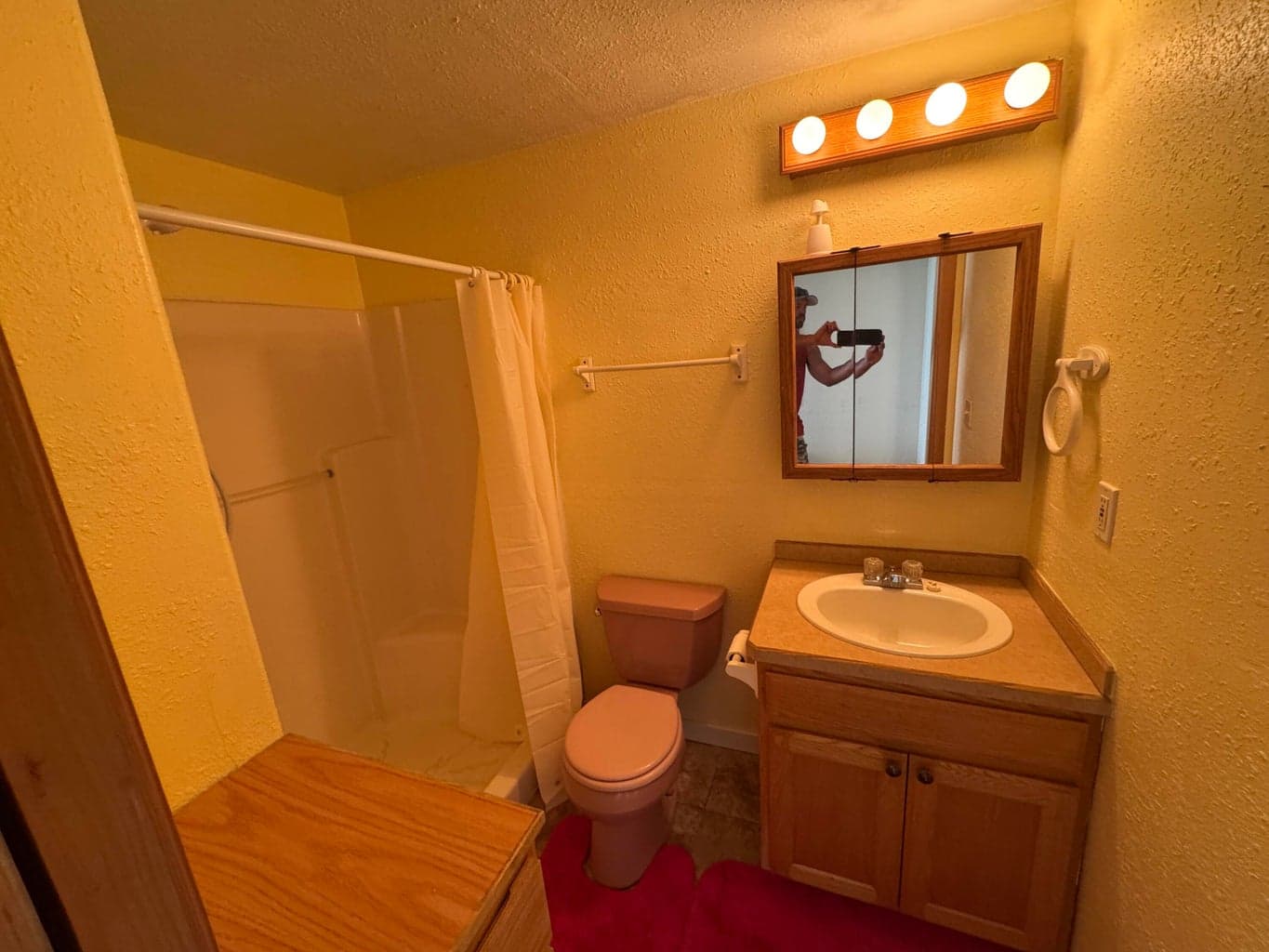 Photo of 1818 NW Fir Avenue 35 of 35
