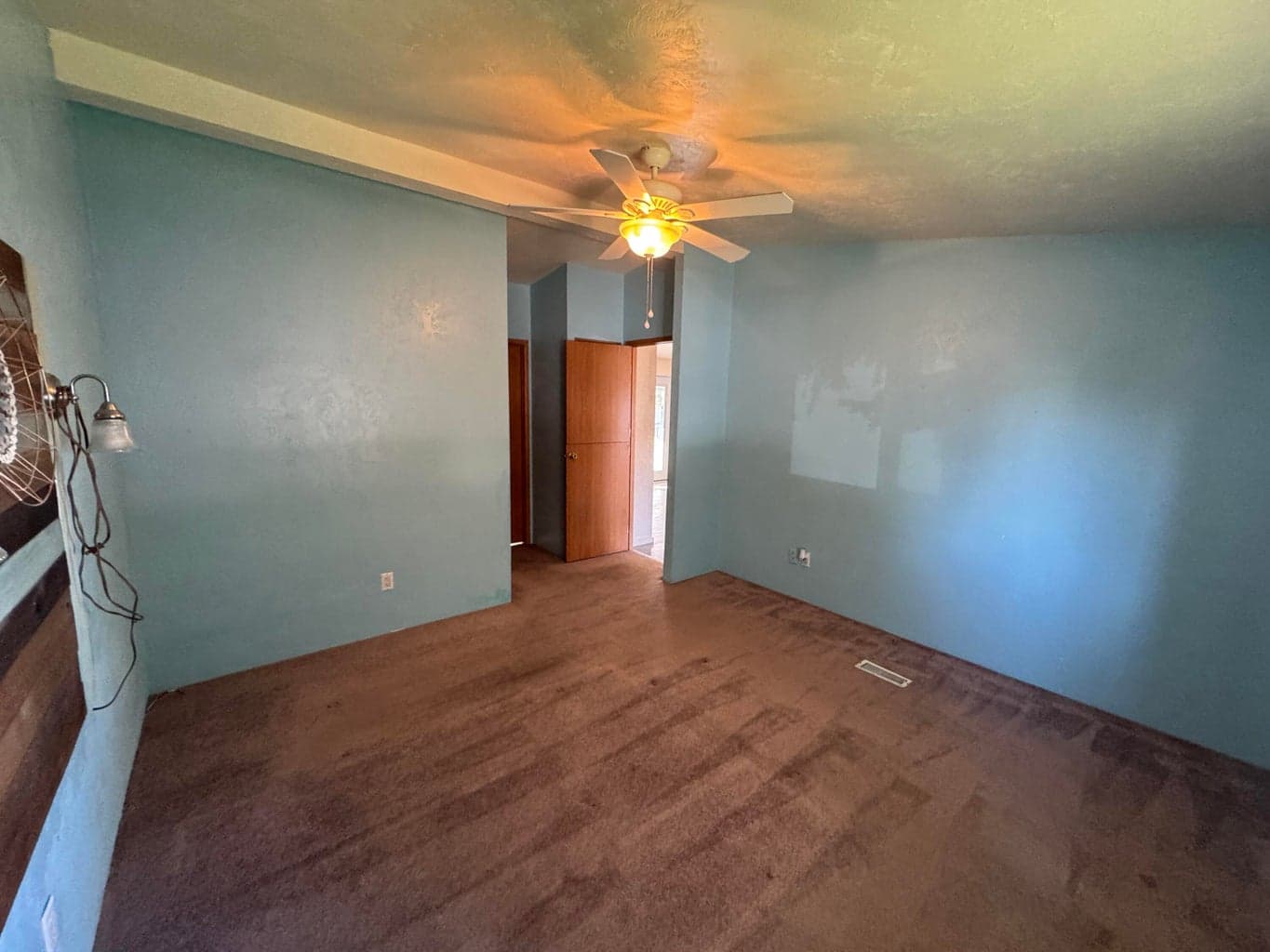 Photo of 1818 NW Fir Avenue 9 of 35