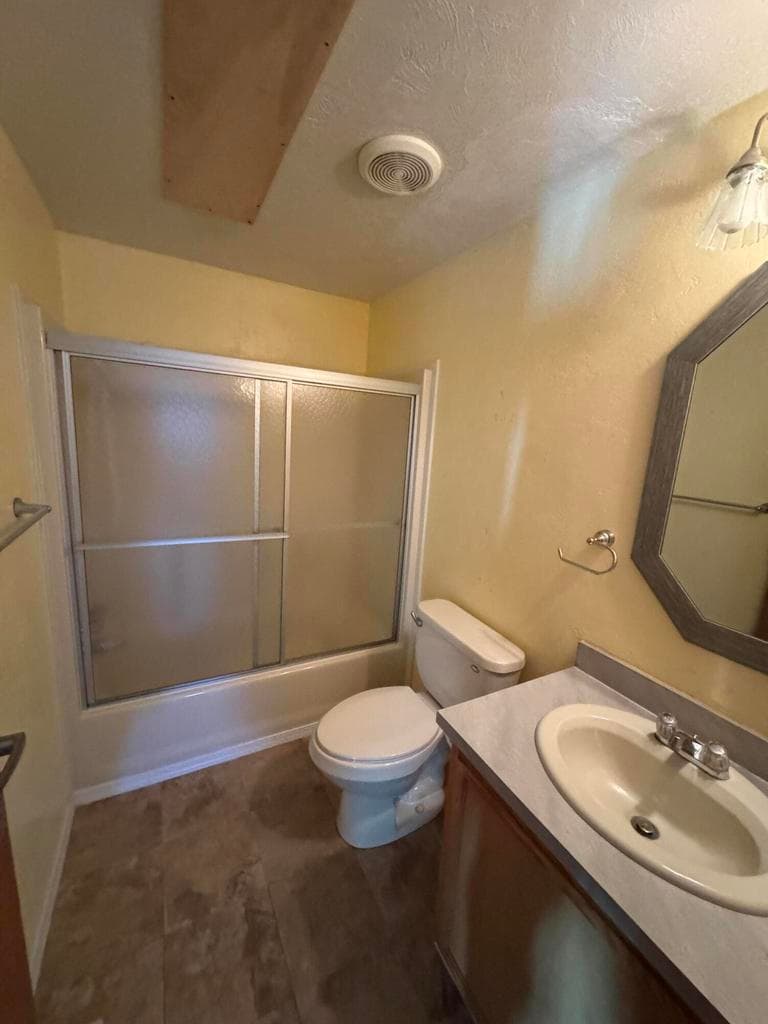 Photo of 1818 NW Fir Avenue 19 of 35