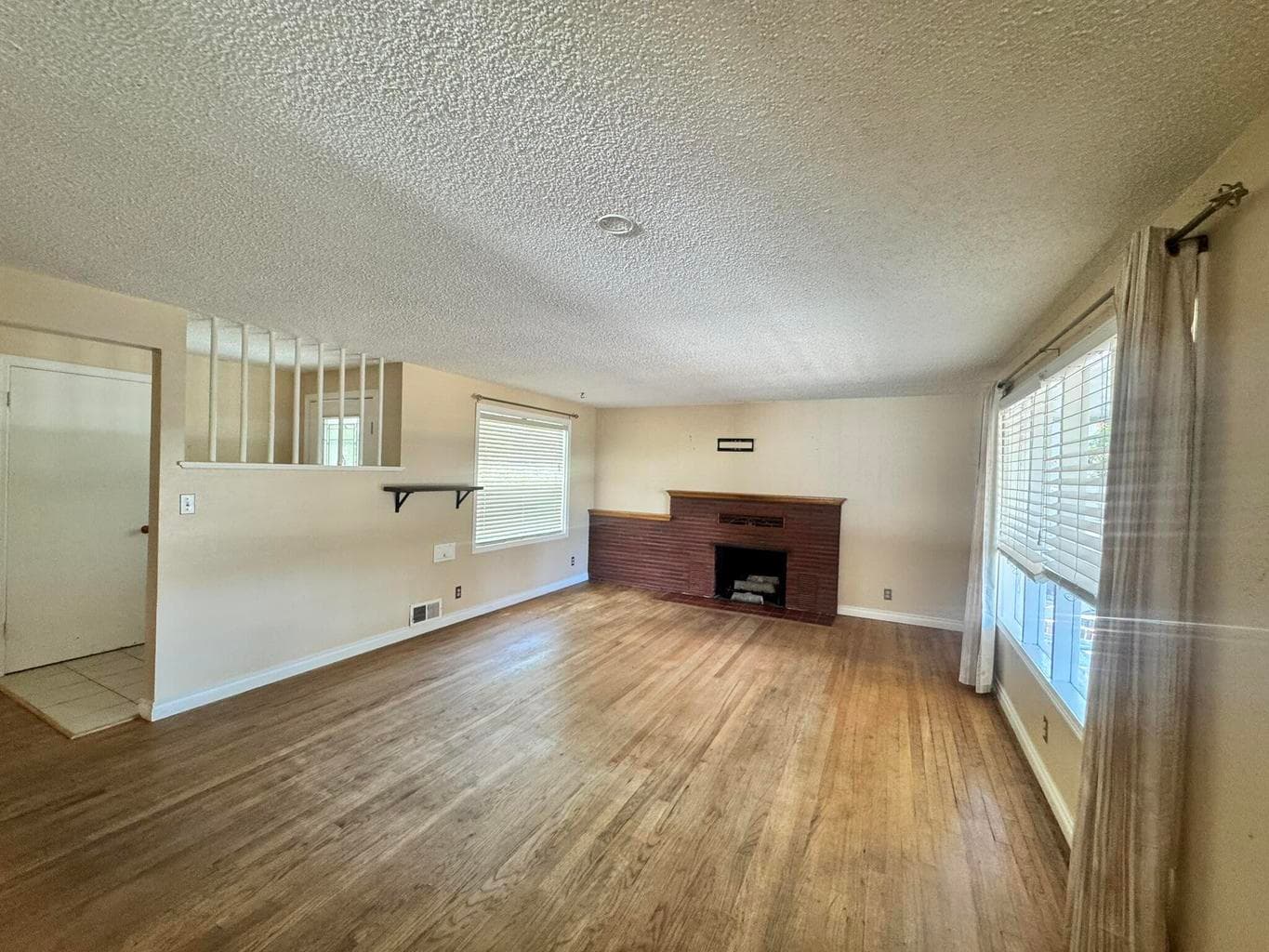 Photo of 720 Eldorado 3 of 29