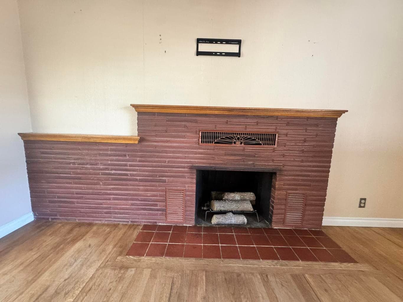 Photo of 720 Eldorado 4 of 29
