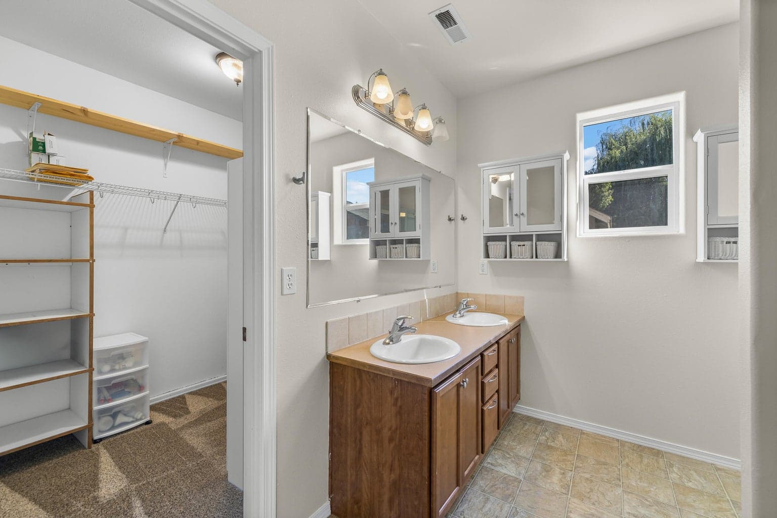 Photo of 1352 SW 35th Street 13 of 45