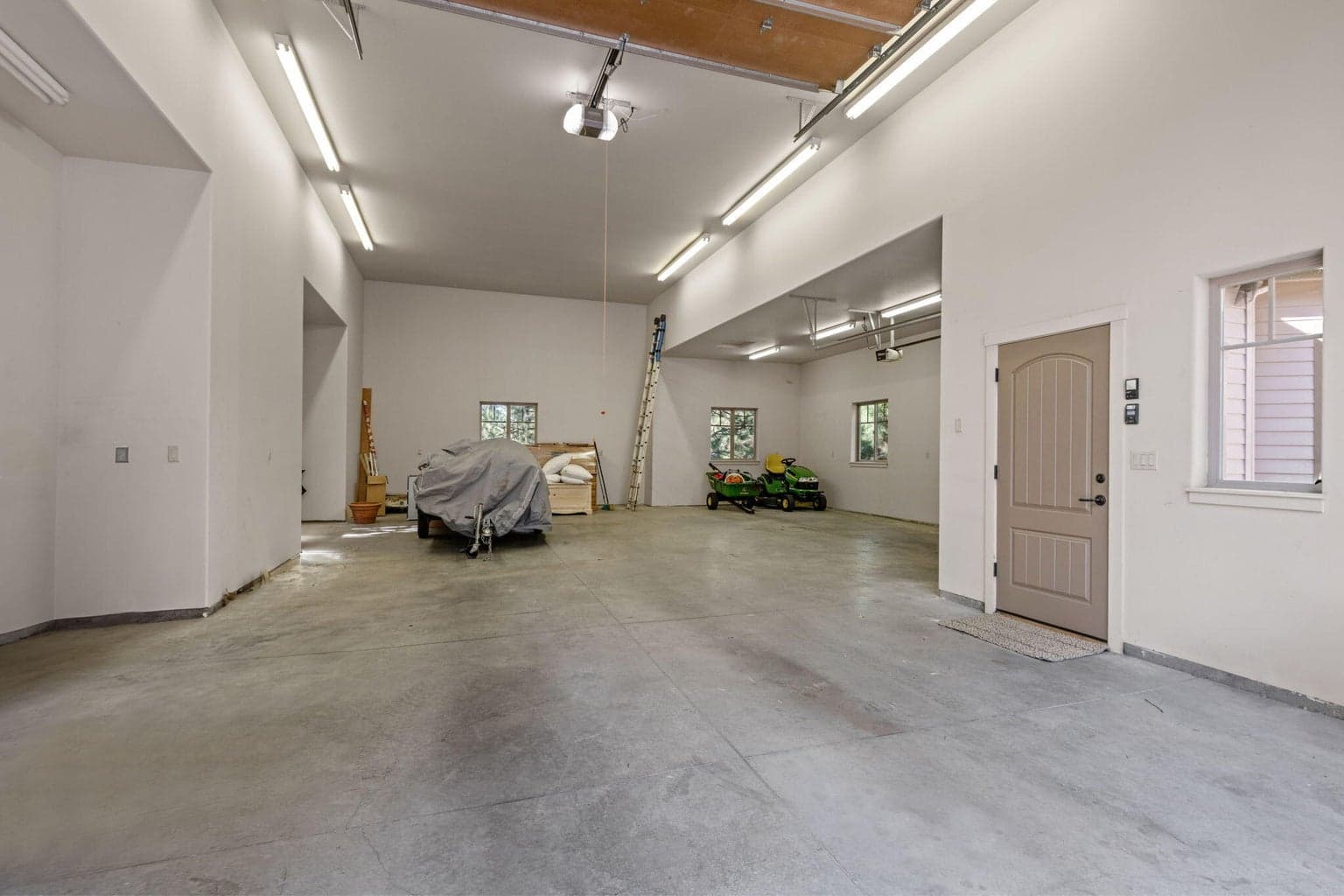 Photo of 60287 Evening Star Lane 41 of 60