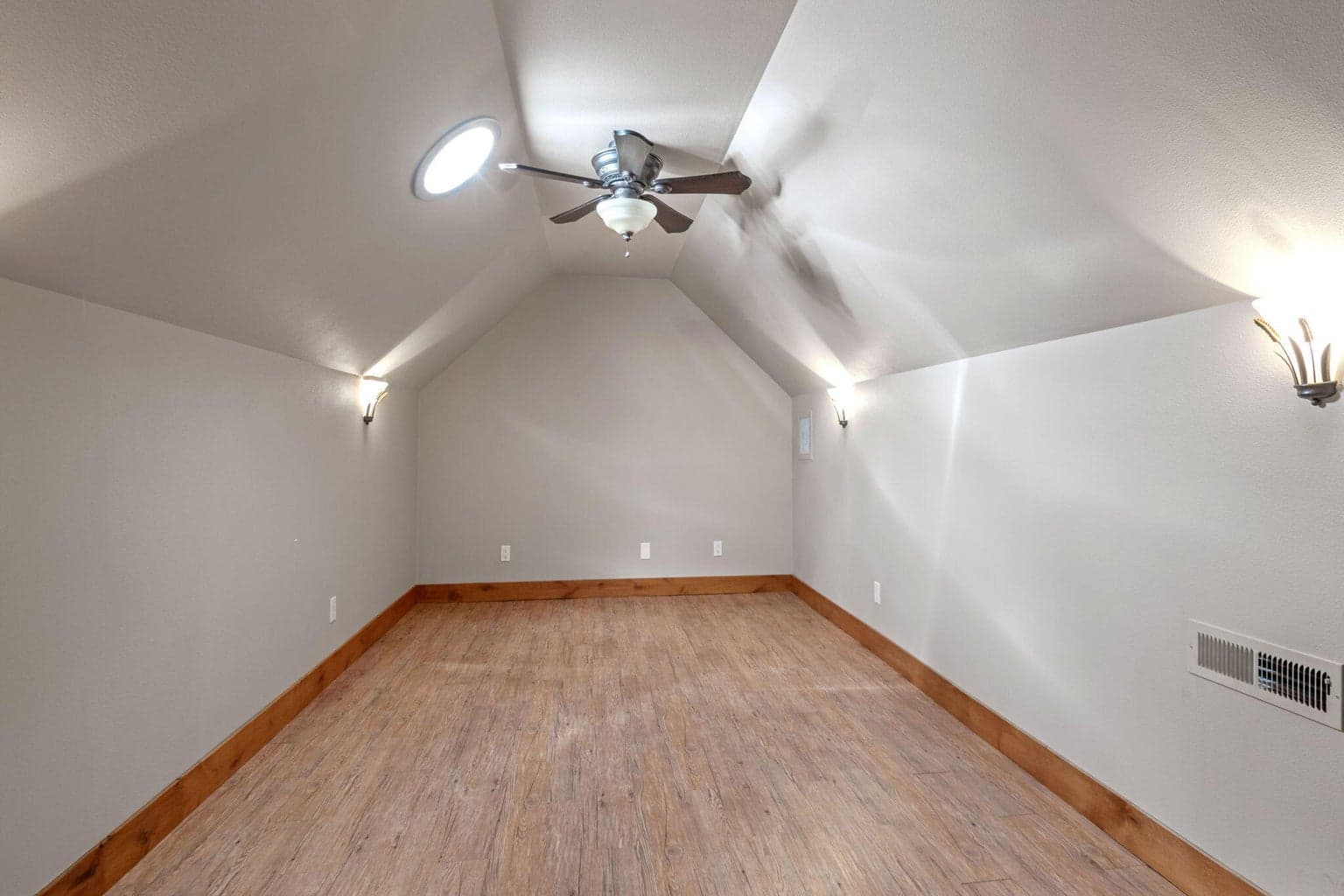Photo of 60287 Evening Star Lane 37 of 60