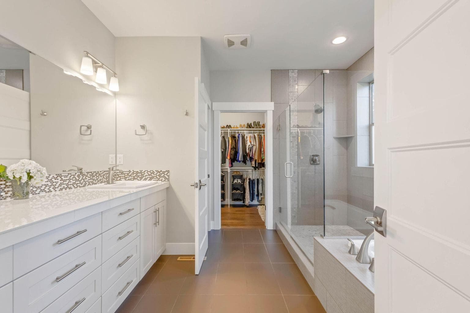 Photo of 2218 NW Lolo Drive 26 of 59