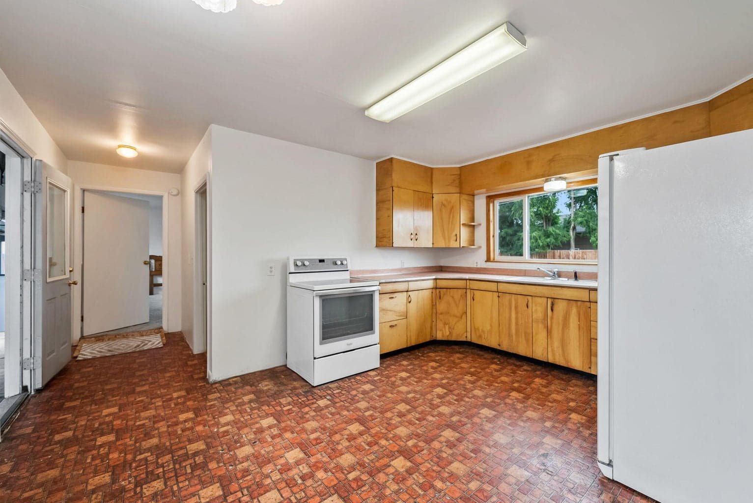 Photo of 2377 N Main Street 11 of 43
