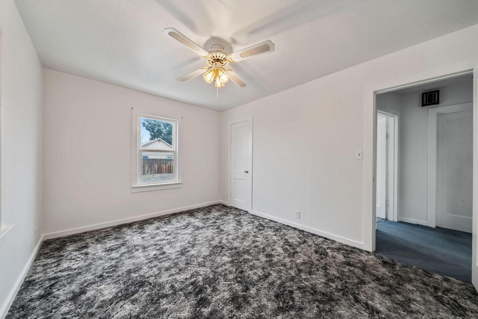 Photo of 2377 N Main Street 22 of 43