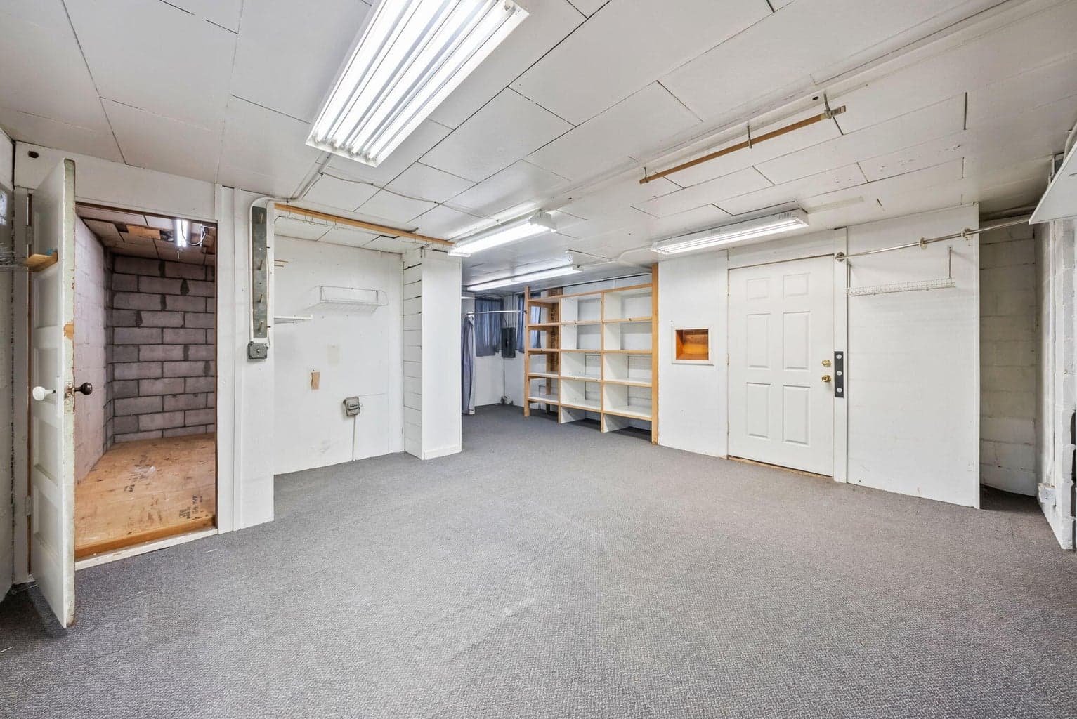 Photo of 2377 N Main Street 33 of 43