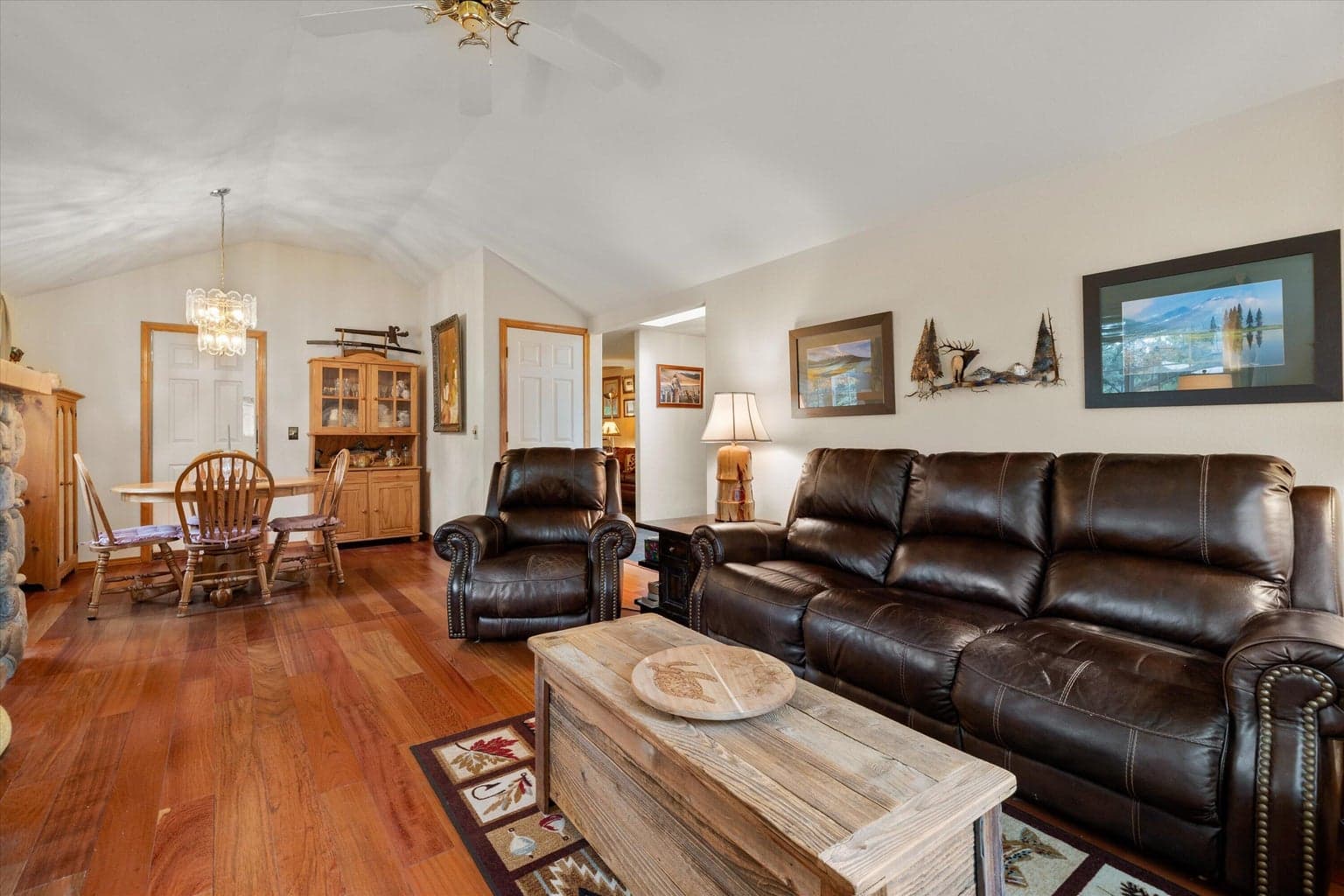 Photo of 1622 NE Parkridge Drive 7 of 41