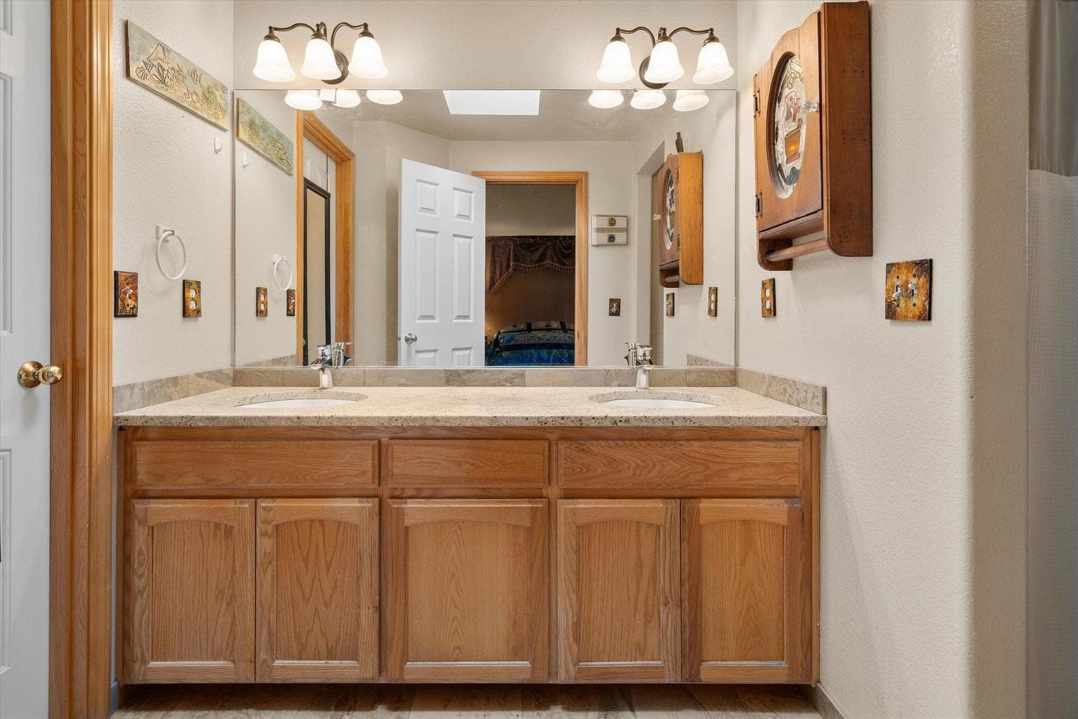 Photo of 1622 NE Parkridge Drive 22 of 41