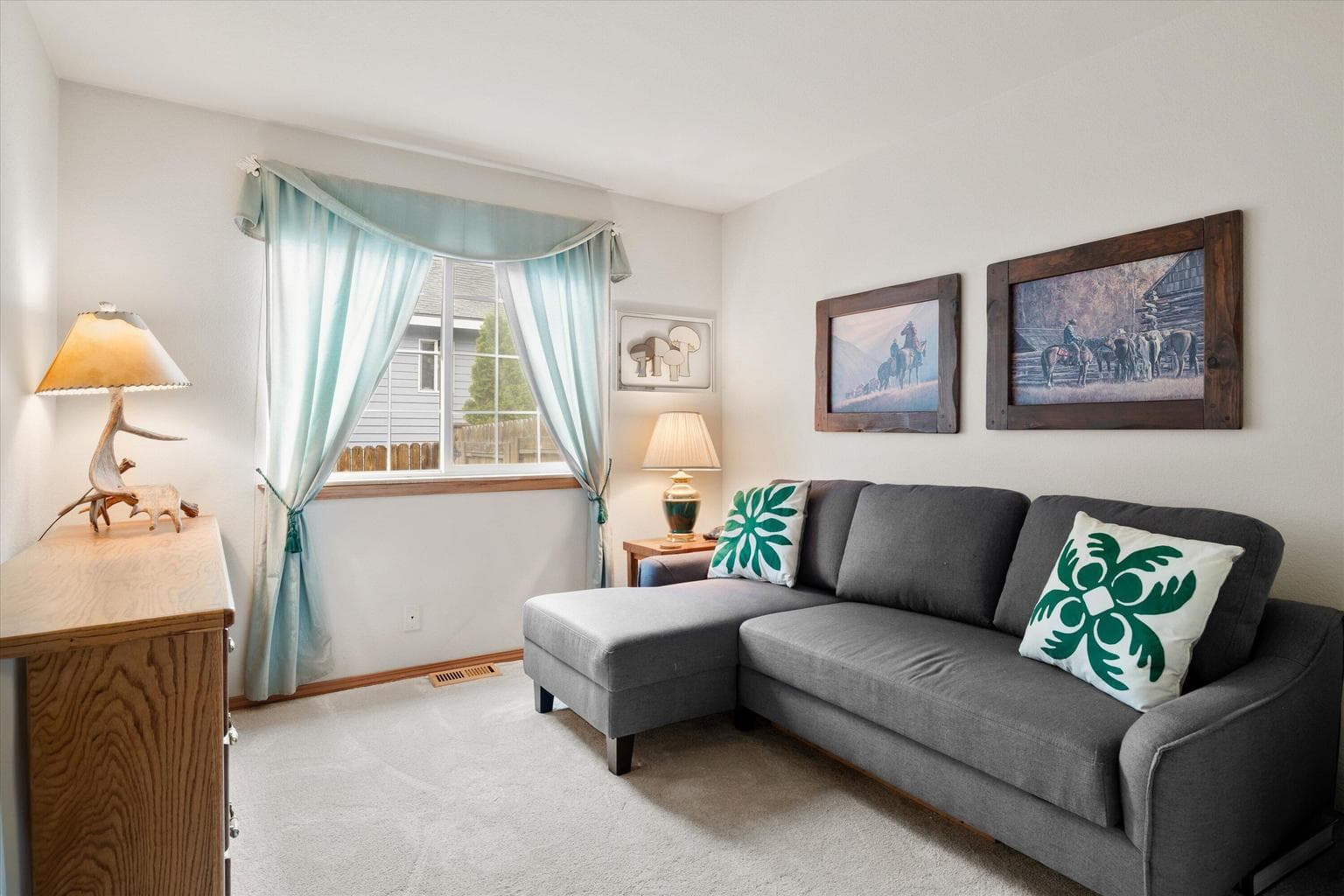 Photo of 1622 NE Parkridge Drive 24 of 41