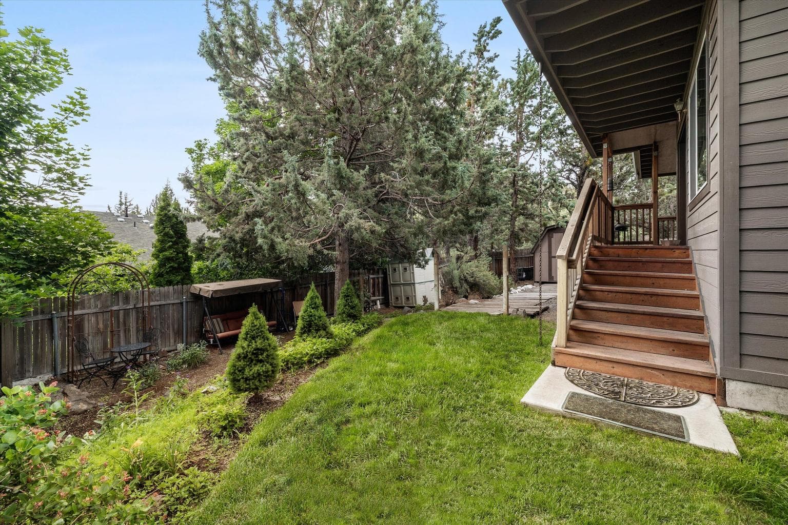 Photo of 1622 NE Parkridge Drive 35 of 41