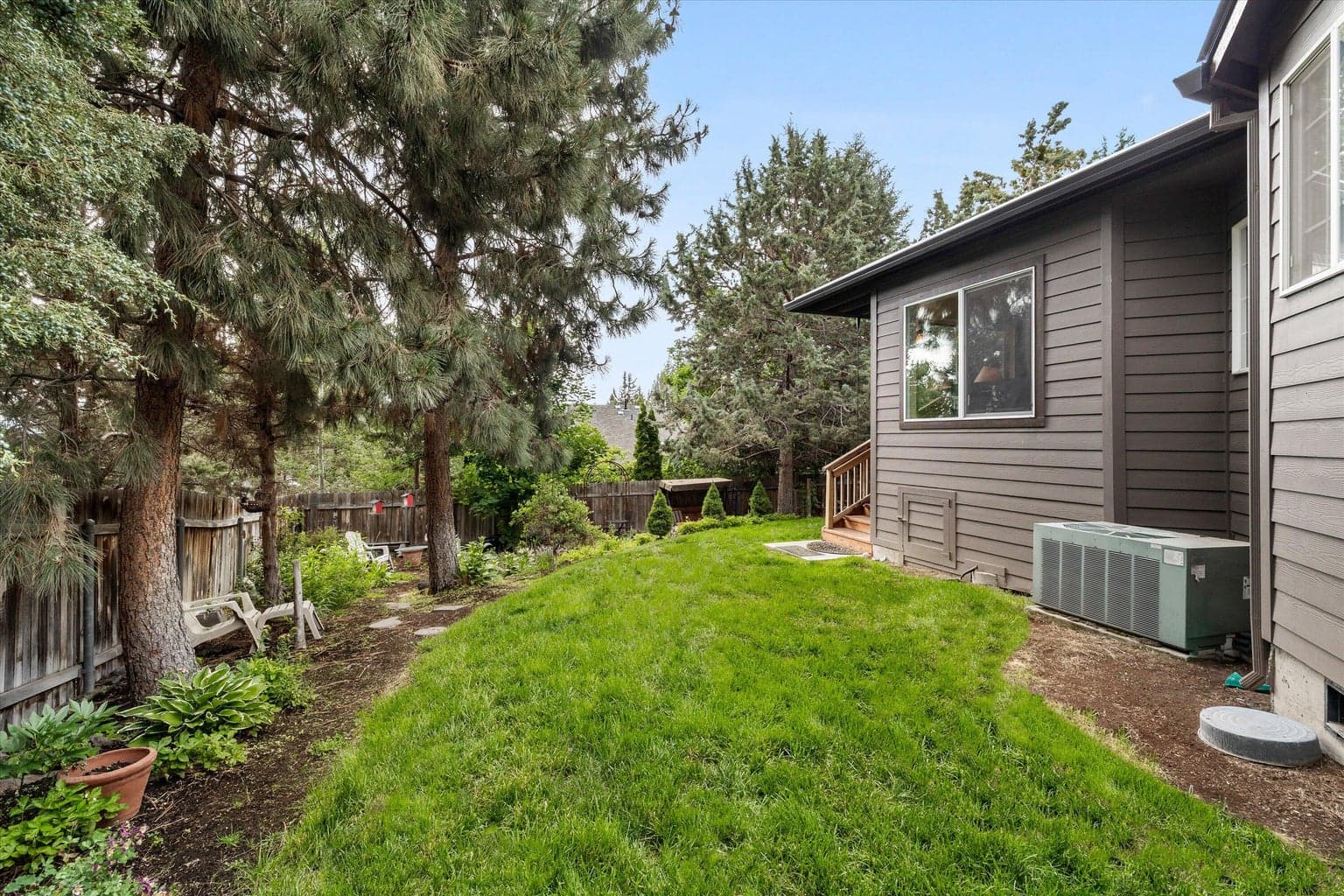 Photo of 1622 NE Parkridge Drive 37 of 41