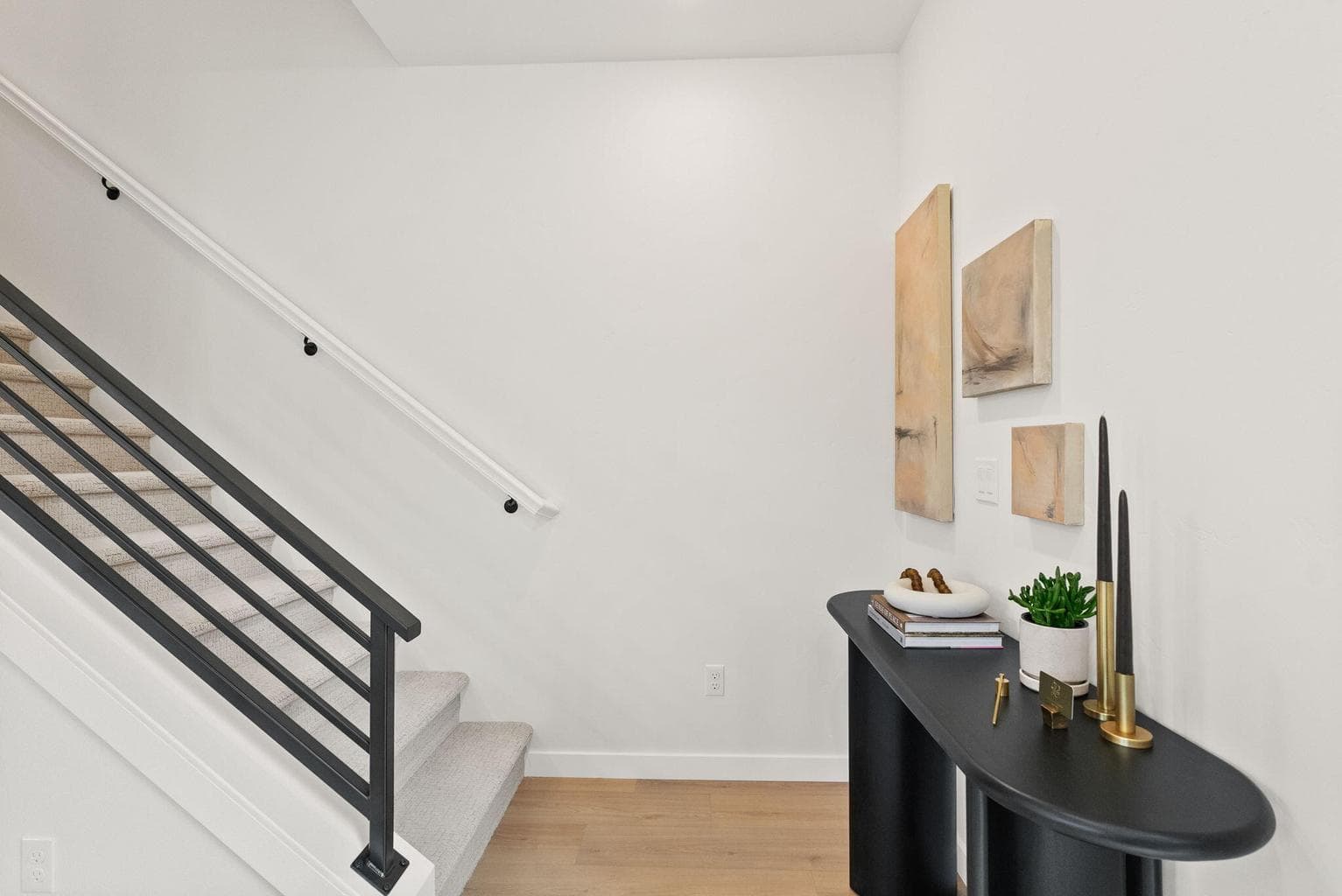 Photo of 129 NW Broadway Street 22 of 64