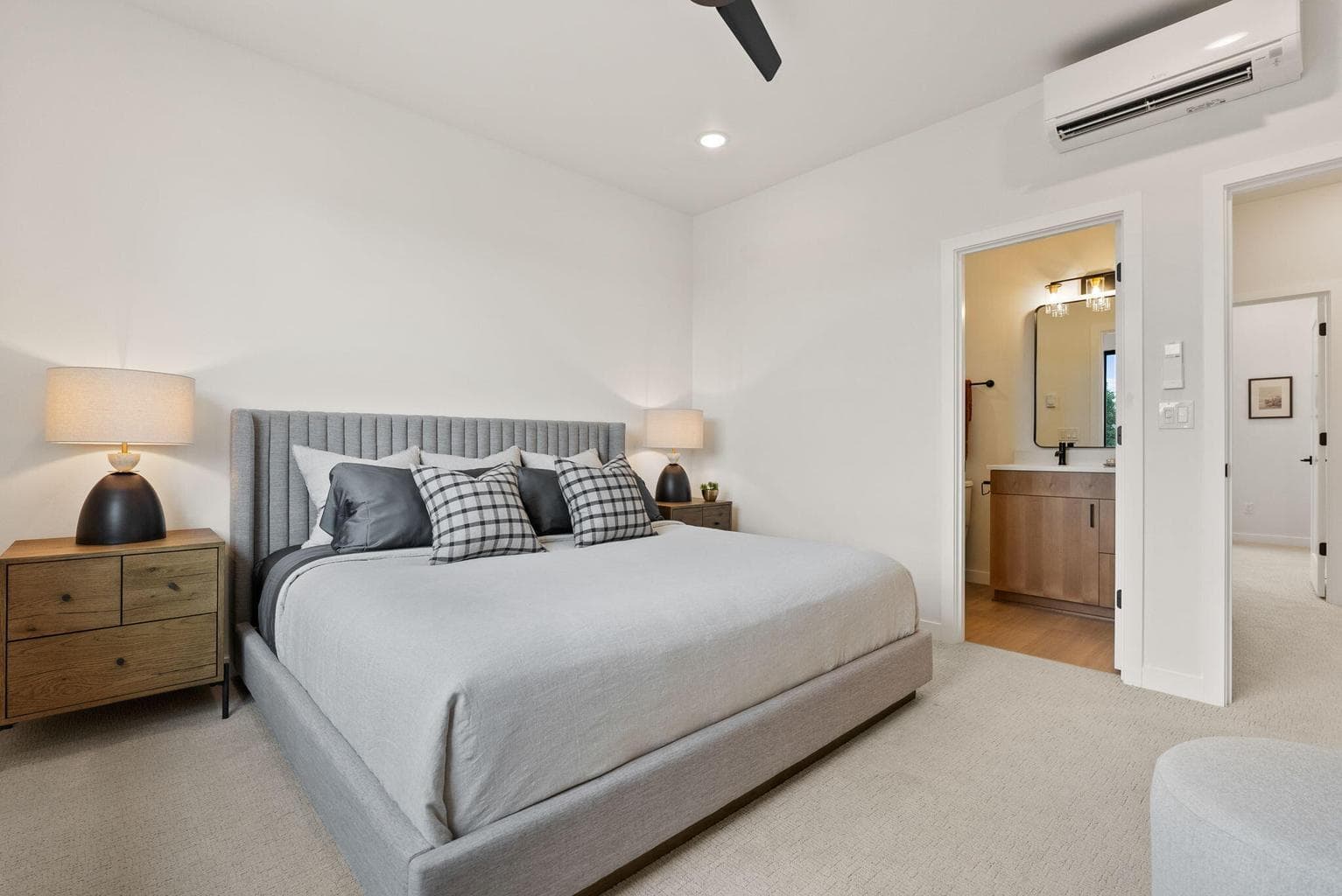 Photo of 129 NW Broadway Street 32 of 64