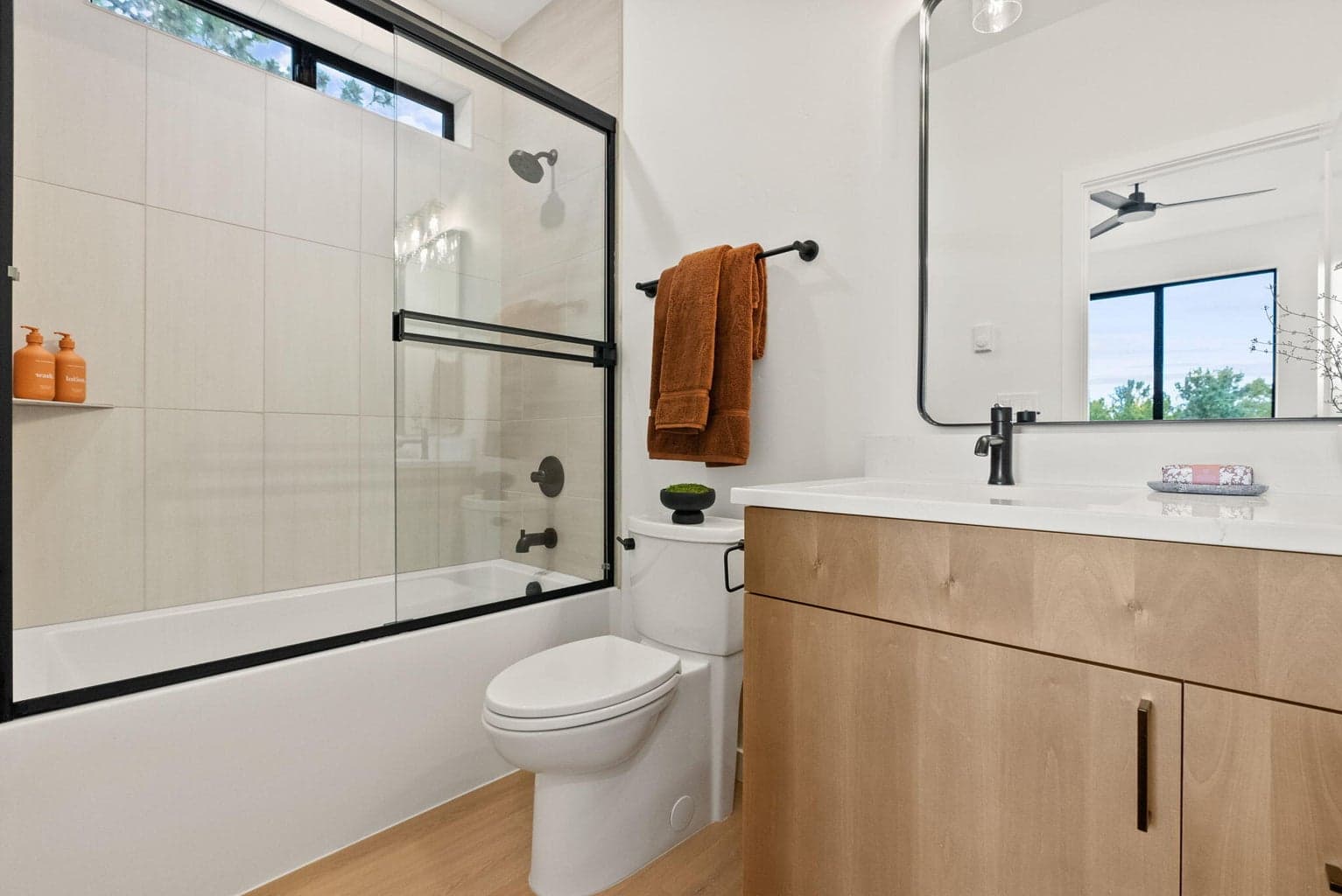 Photo of 129 NW Broadway Street 33 of 64