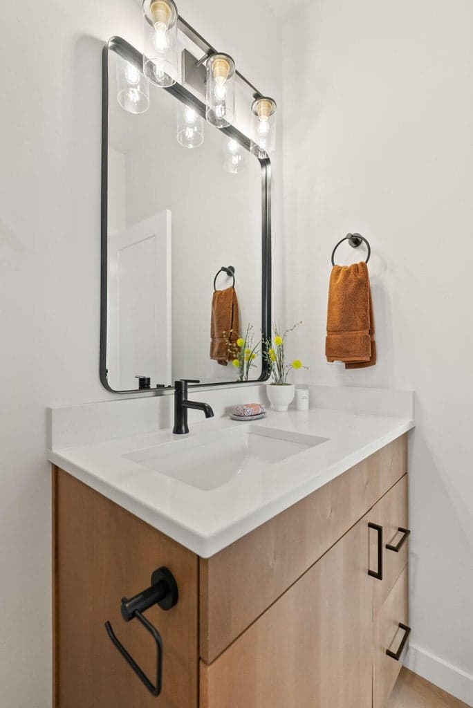 Photo of 129 NW Broadway Street 35 of 64