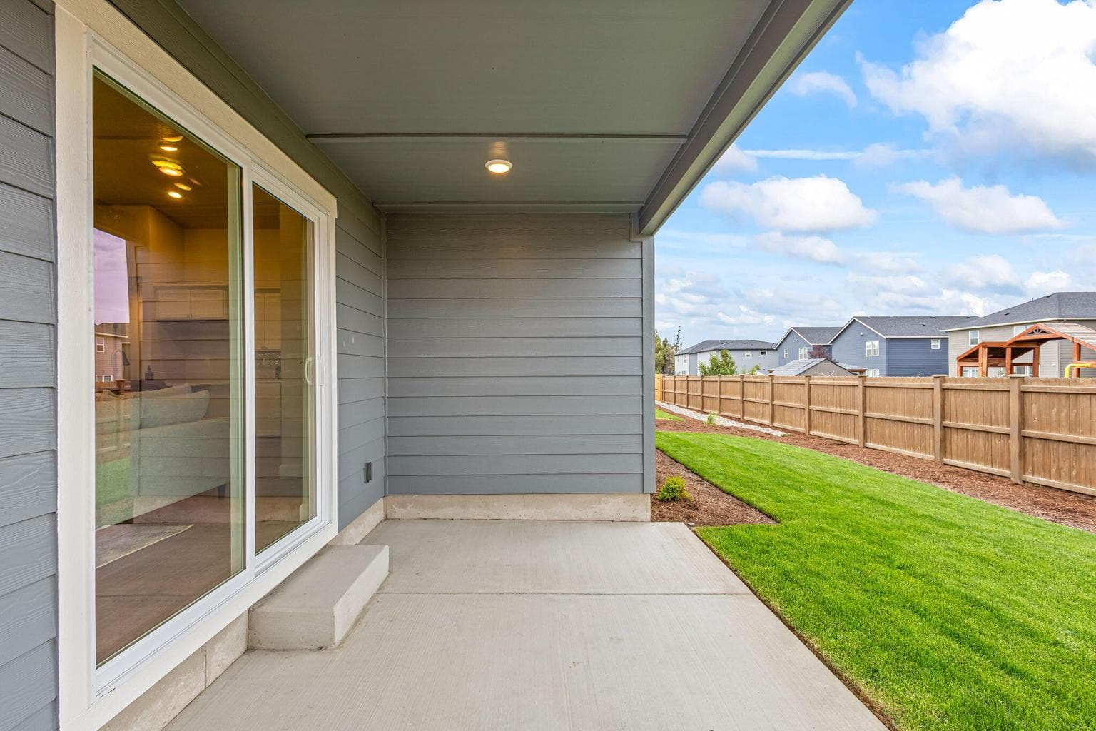 Photo of 1190 NW Varnish Lane 23 of 25