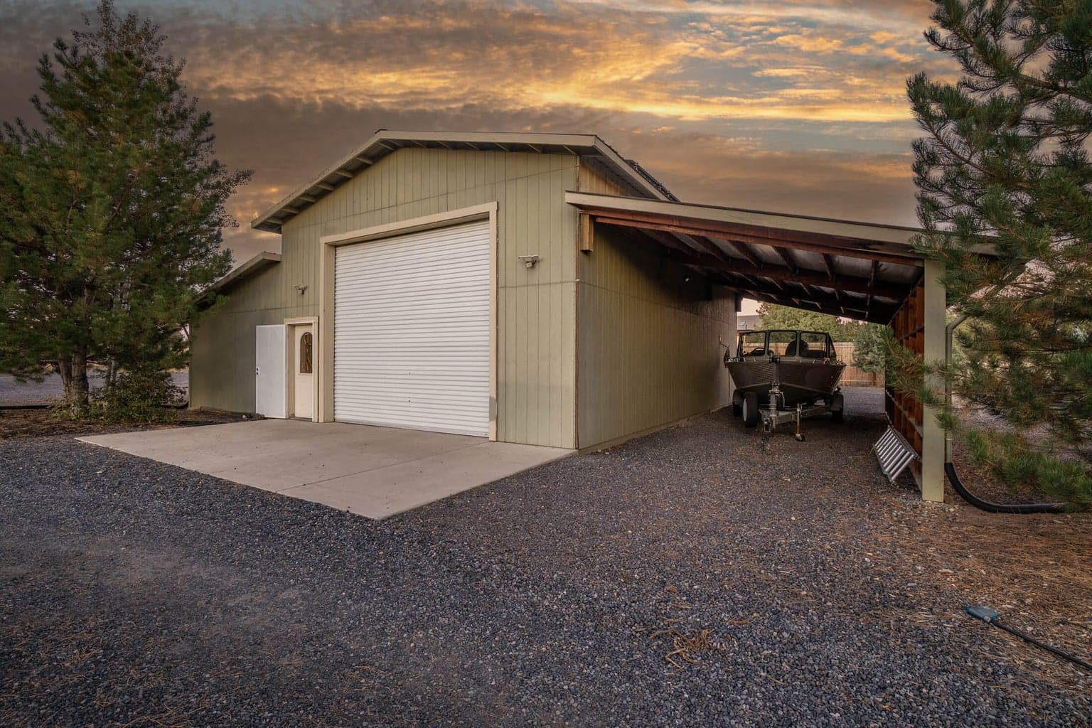 Photo of 25252 Raven 5 of 28