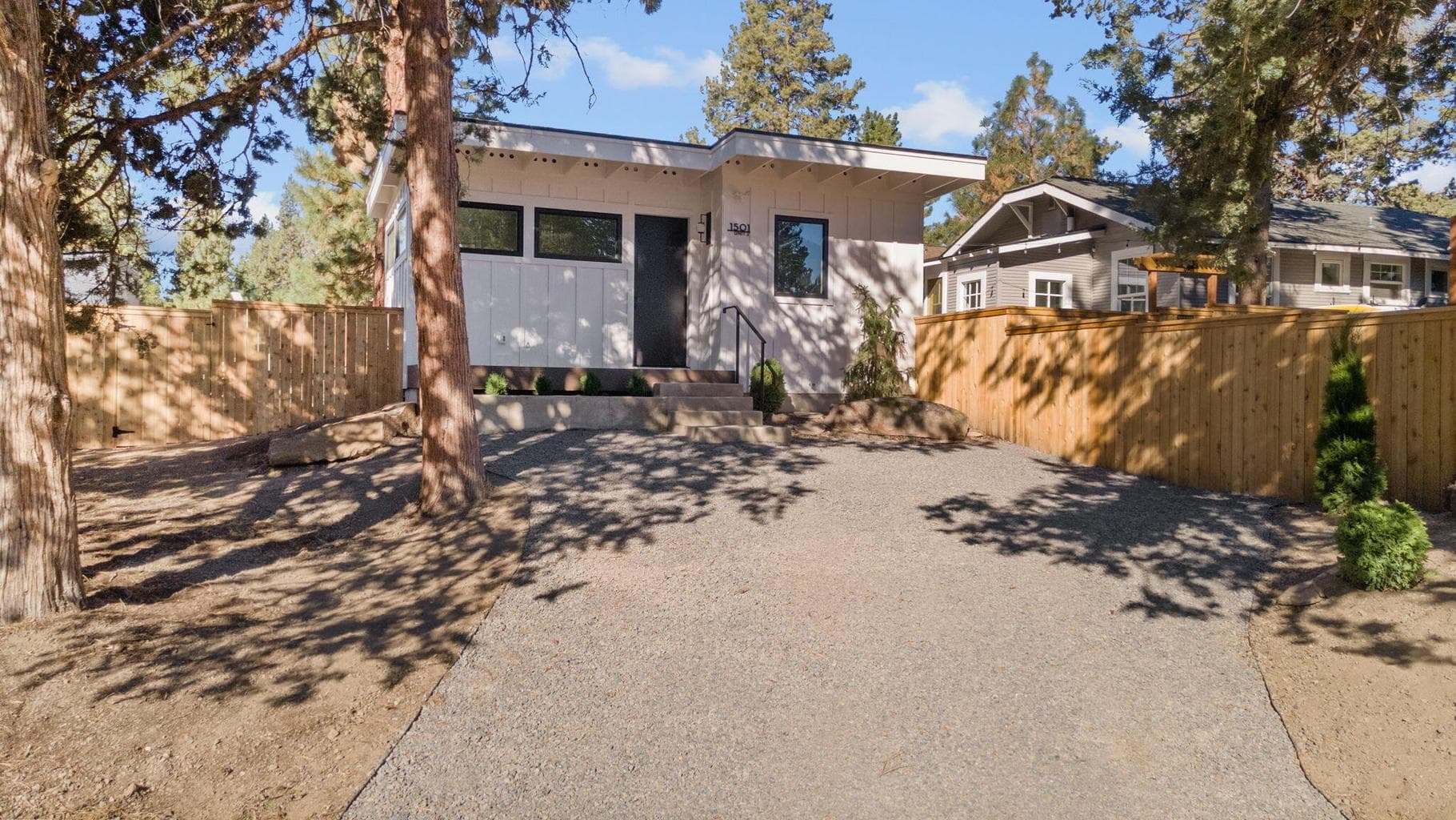 Photo of 1501 Newport 2 of 54