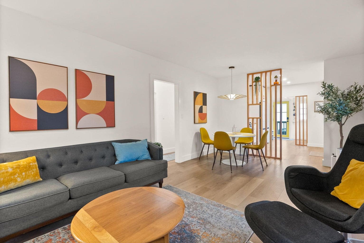 Photo of 1501 NW Newport Avenue 18 of 54