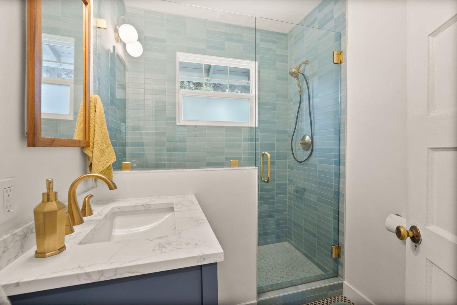 Photo of 1501 NW Newport Avenue 21 of 54
