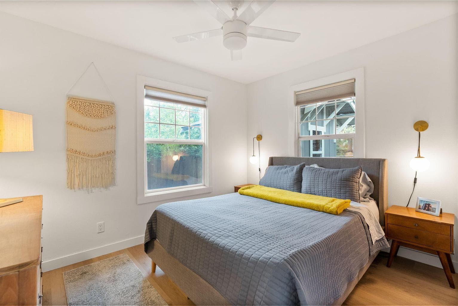 Photo of 1501 NW Newport Avenue 22 of 54