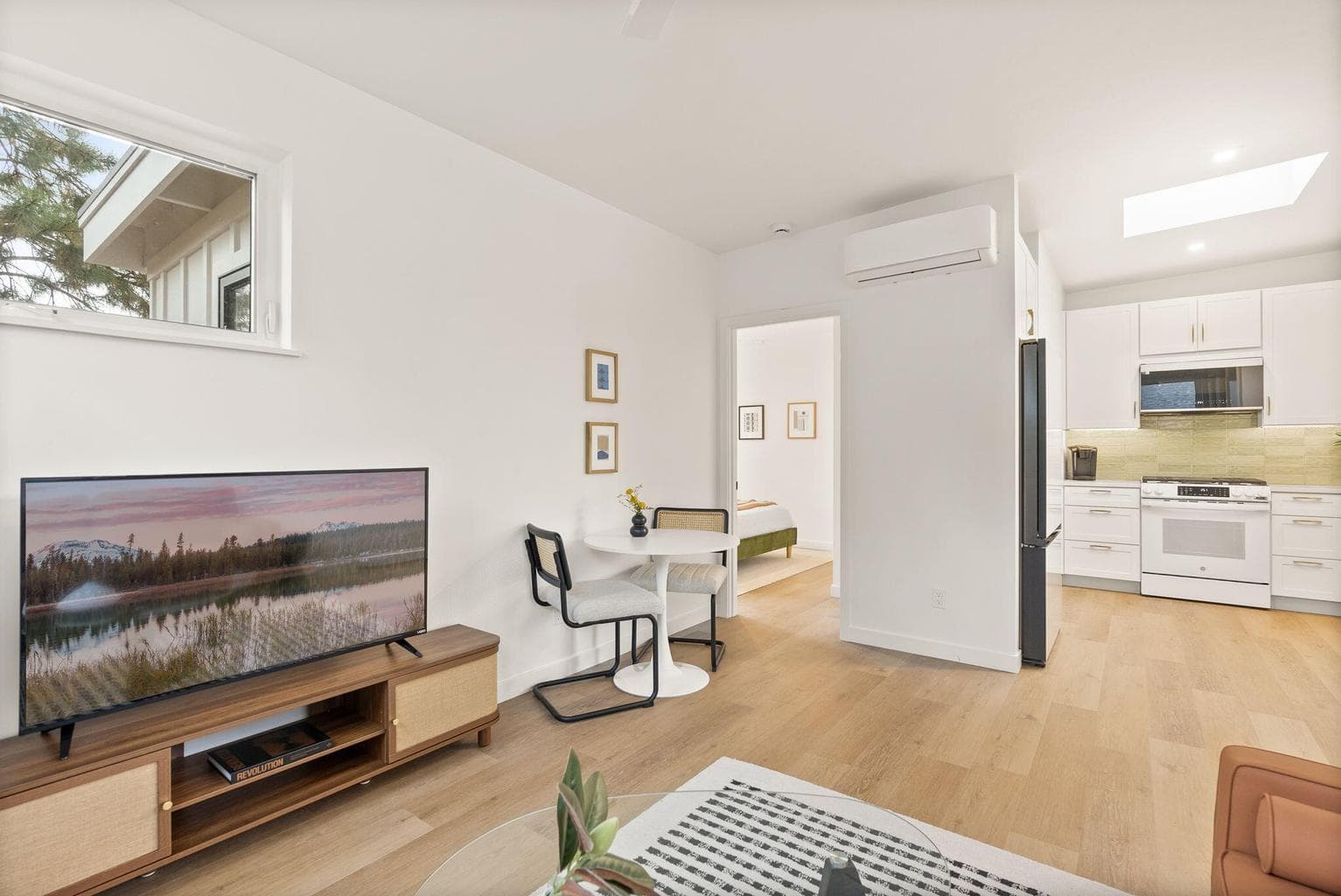 Photo of 1501 NW Newport Avenue 34 of 54