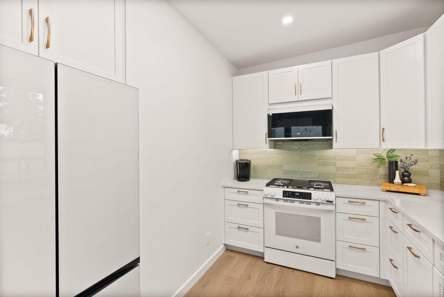 Photo of 1501 NW Newport Avenue 37 of 54