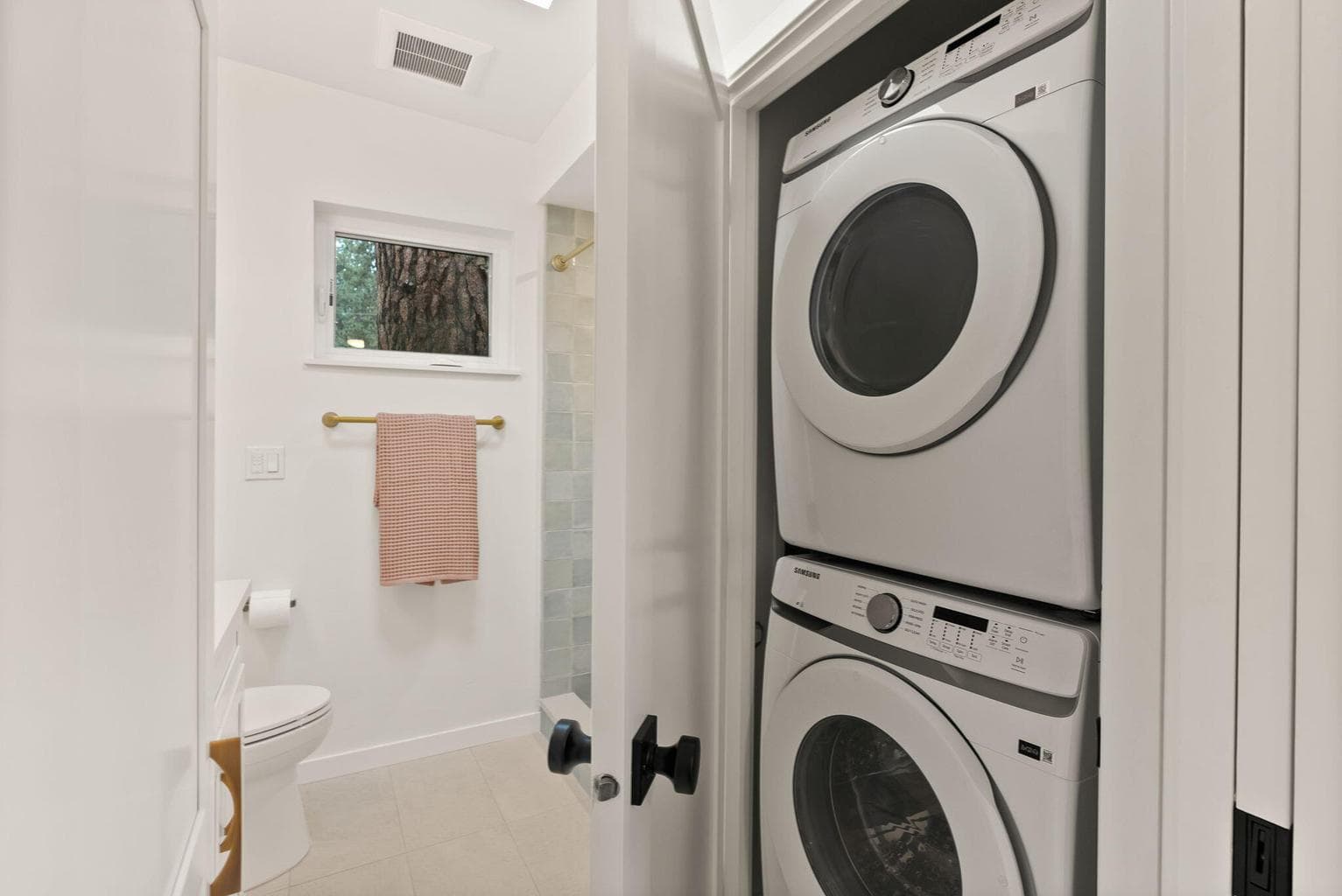 Photo of 1501 NW Newport Avenue 46 of 54