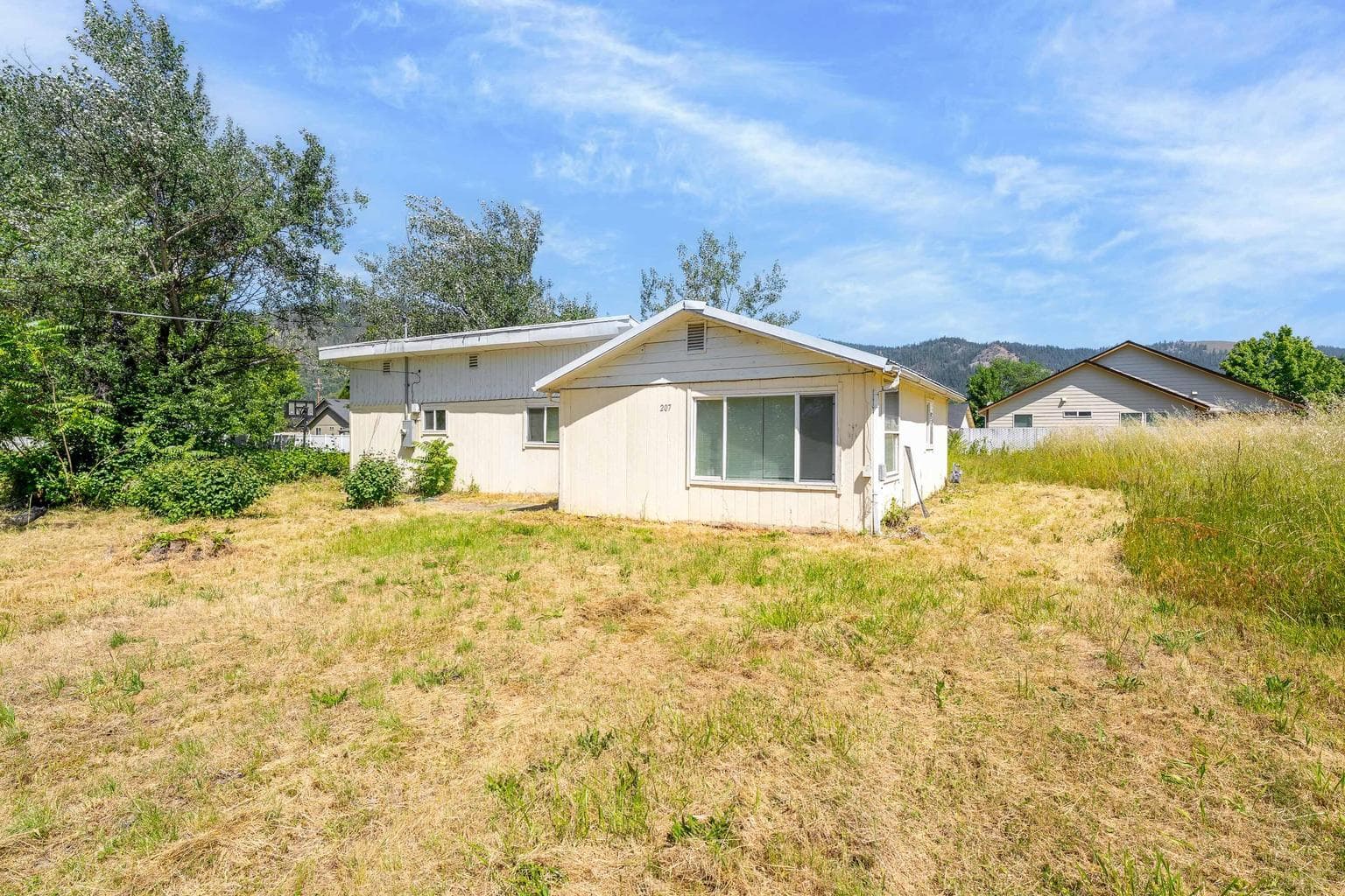 207 Henry, Myrtle Creek, 97457