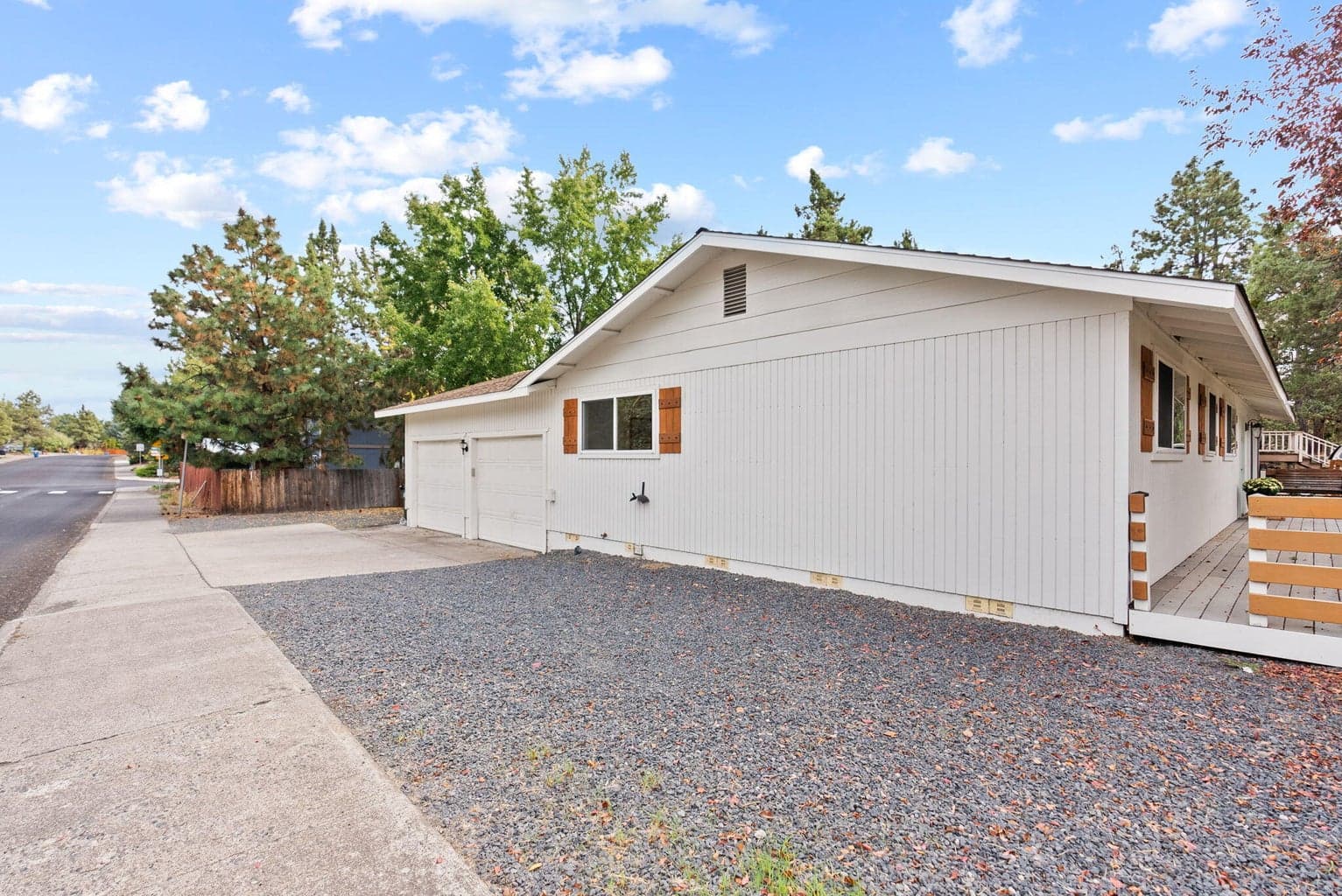 2 car garage w RV Parking with Hookups 2858 NE Canyon Park Drive Midtown Bend