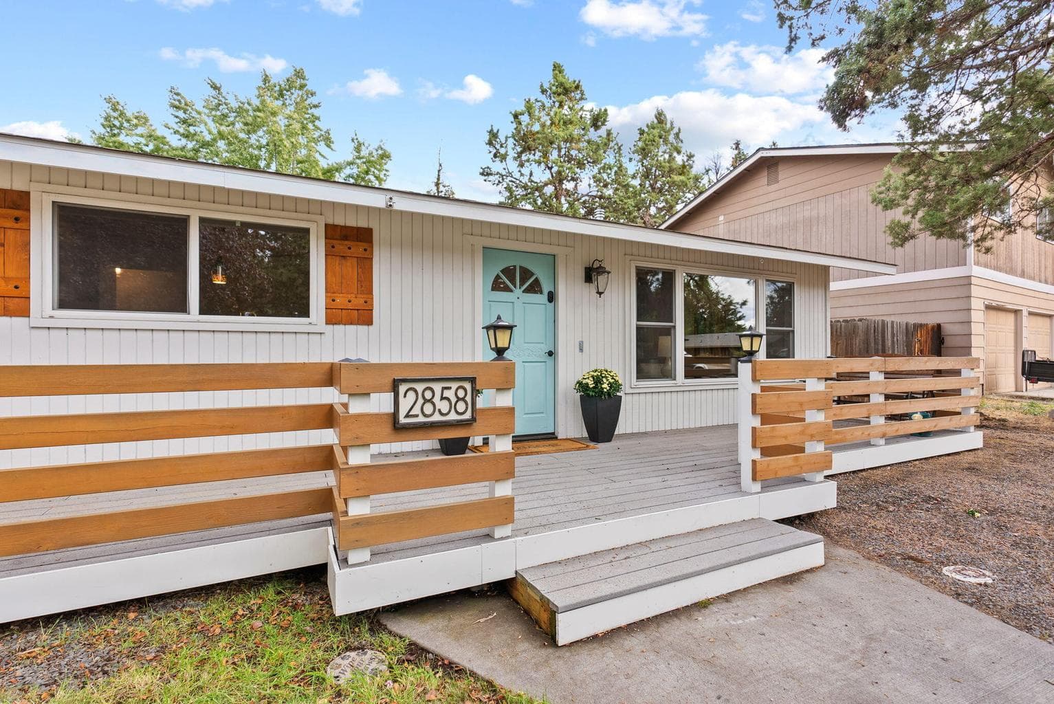 2858 NE Canyon Park Drive Midtown Bend Front Porch