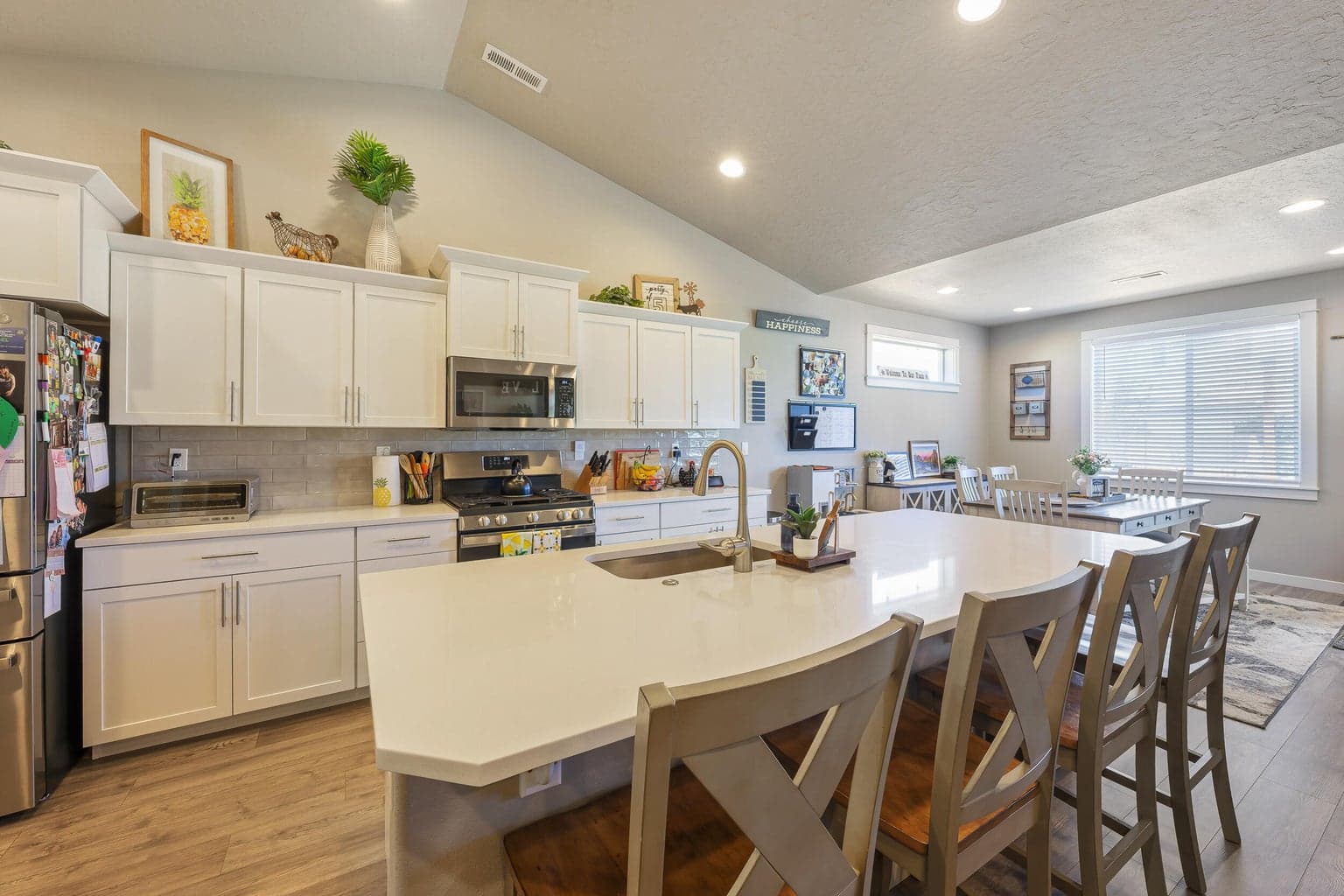 Photo of 3370 NW 15th Street 15 of 27
