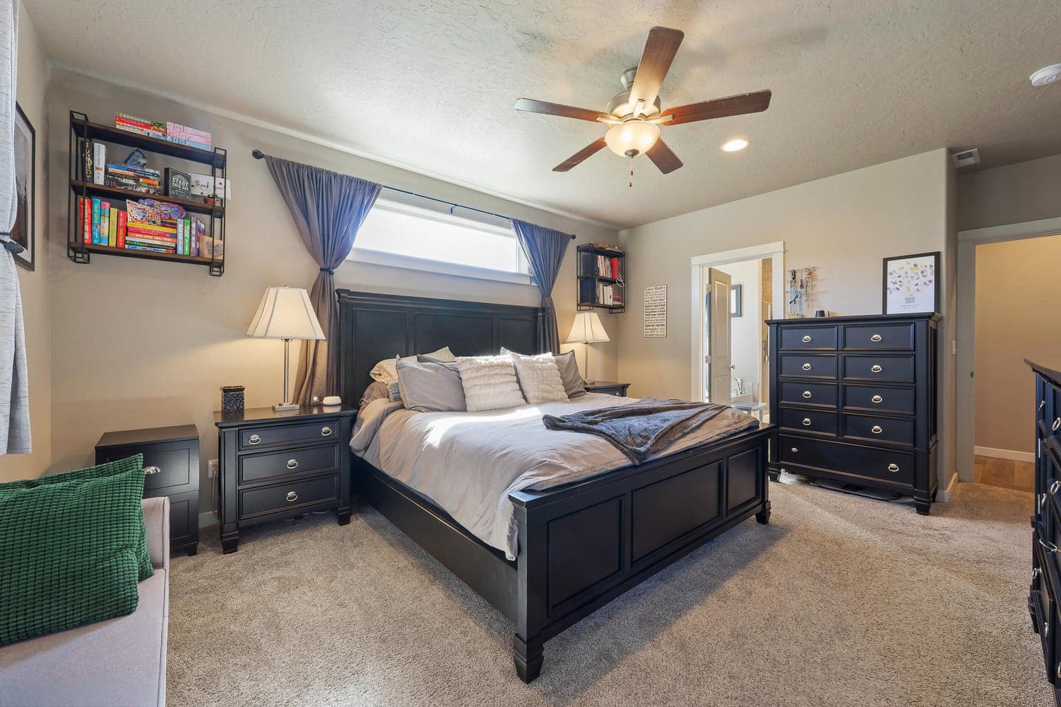 Photo of 3370 NW 15th Street 18 of 27