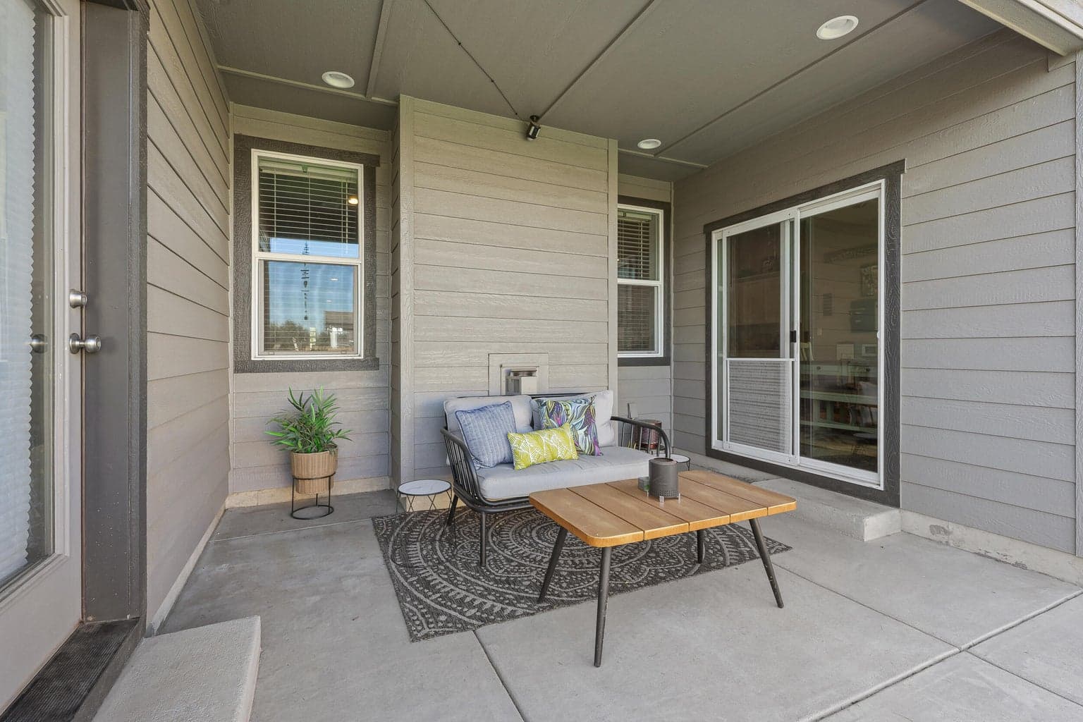 Photo of 3370 NW 15th Street 22 of 27