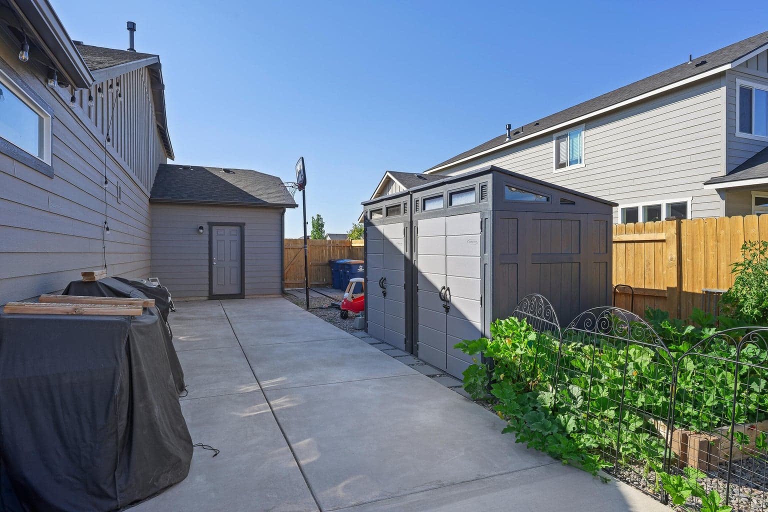 Photo of 3370 NW 15th Street 23 of 27