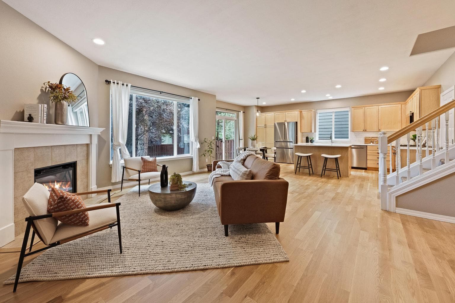 Photo of 61050 Snowbrush Drive 11 of 44