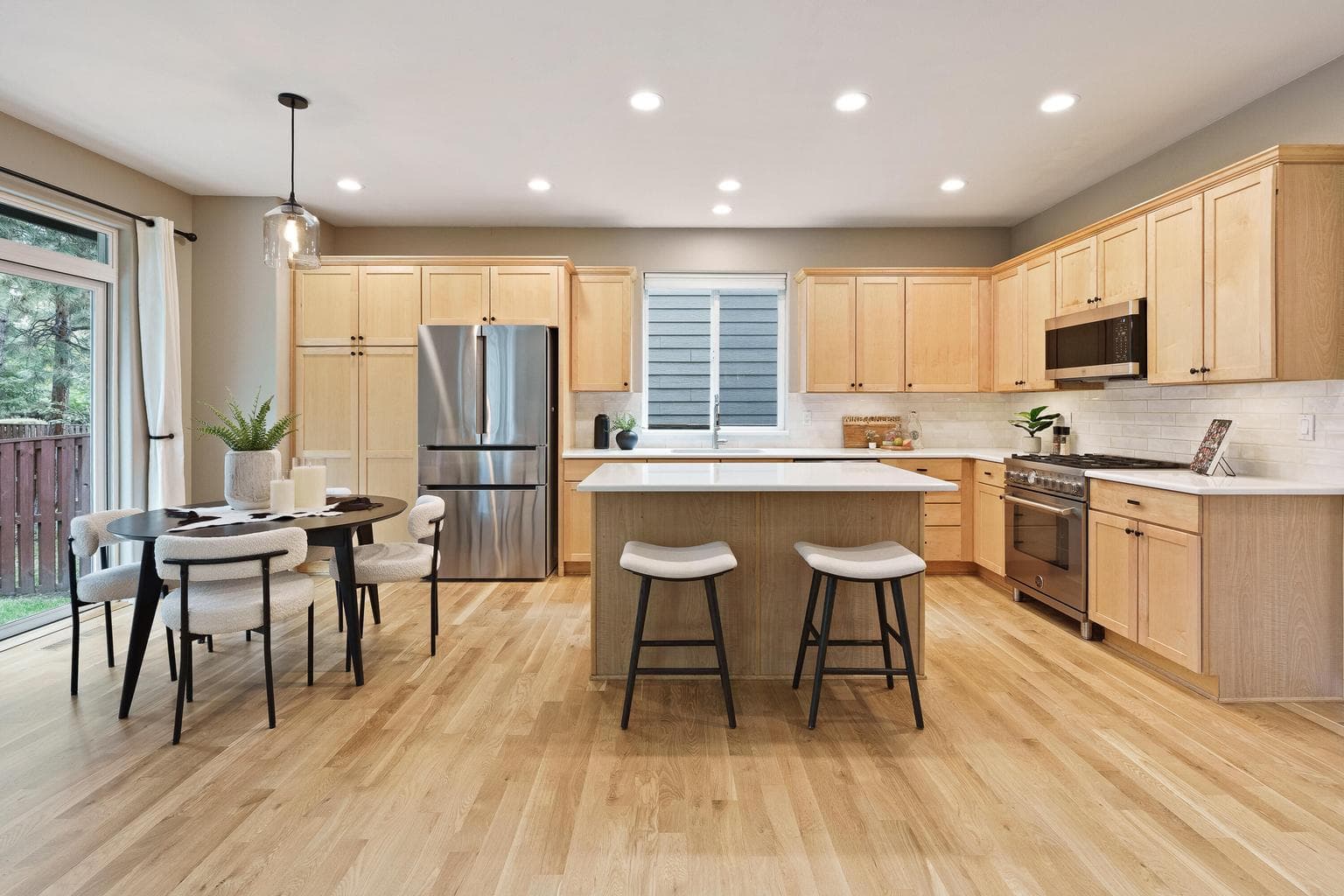 Photo of 61050 Snowbrush Drive 13 of 44