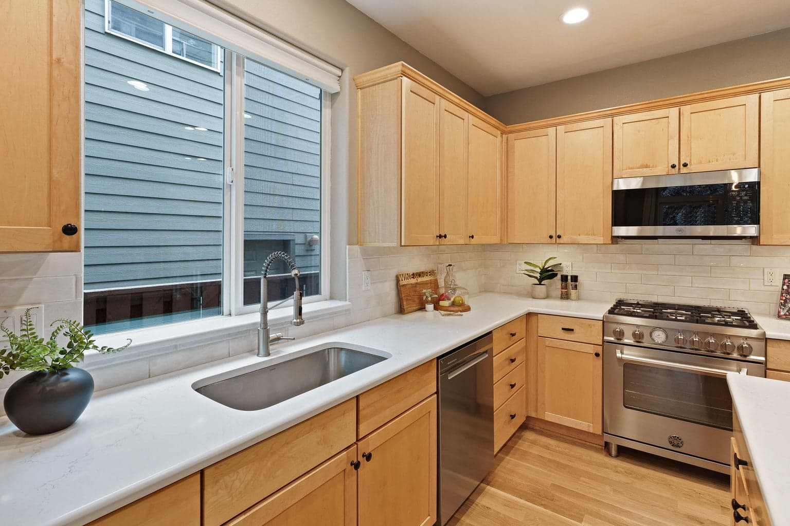 Photo of 61050 Snowbrush Drive 14 of 44