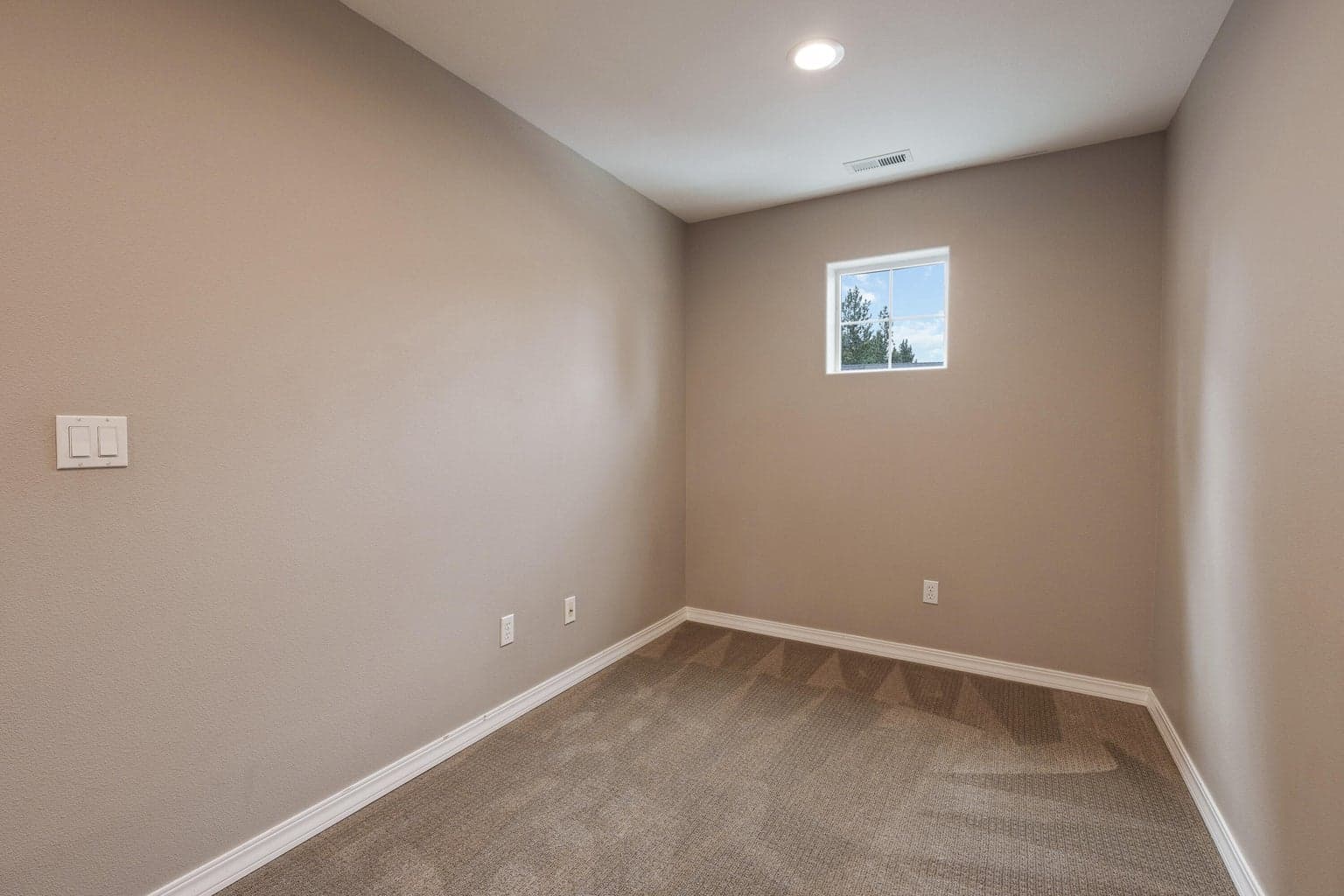 Photo of 61050 Snowbrush Drive 21 of 44
