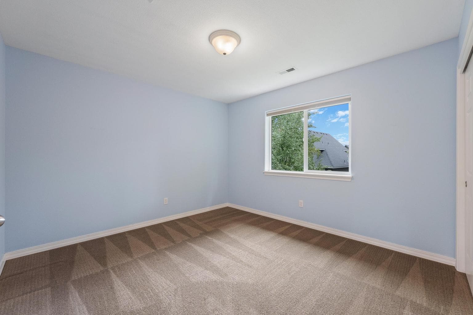 Photo of 61050 Snowbrush Drive 29 of 44