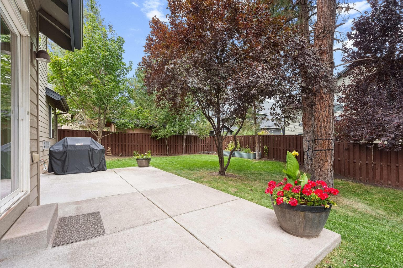 Photo of 61050 Snowbrush Drive 32 of 44