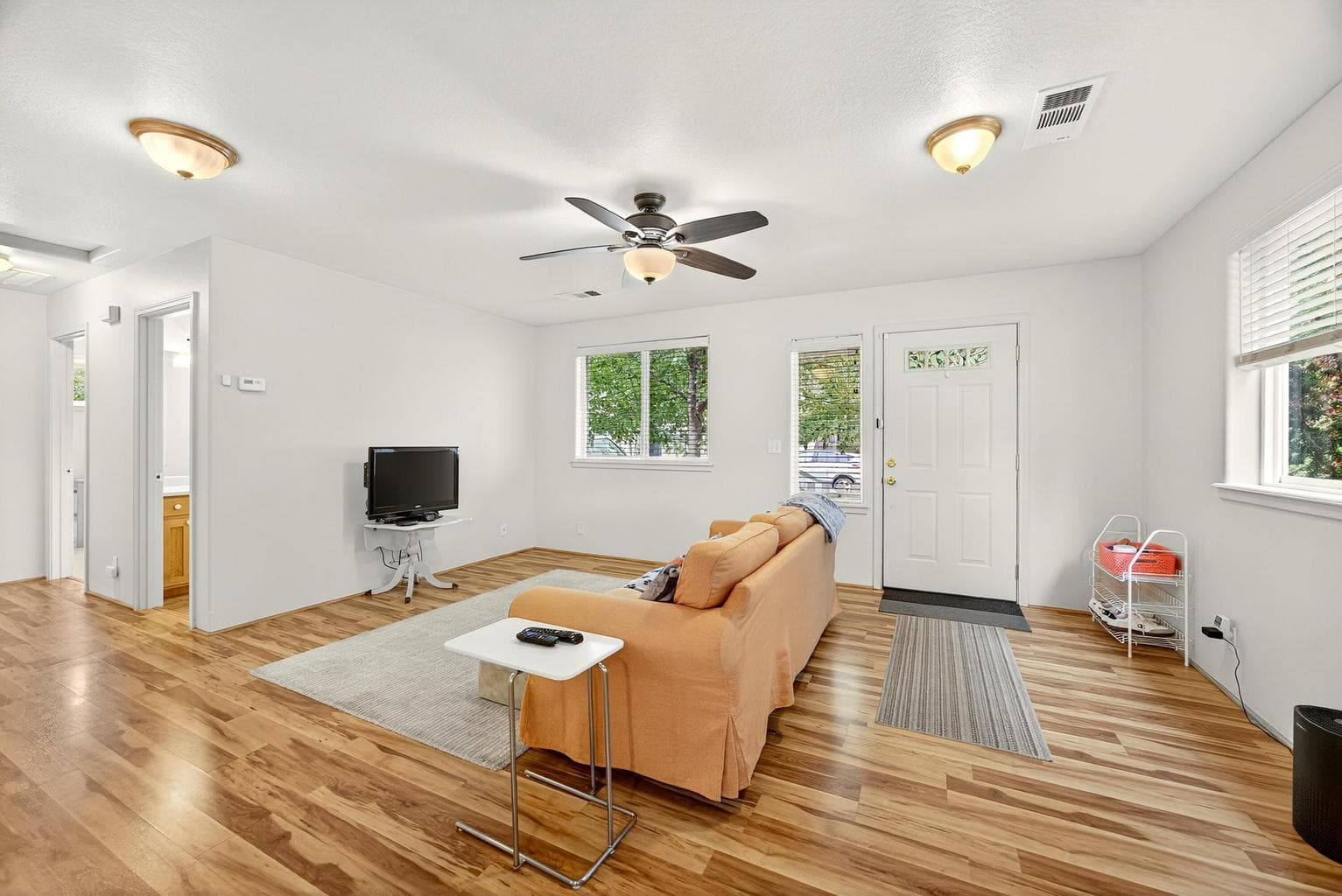 Photo of 794 Park 3 of 28