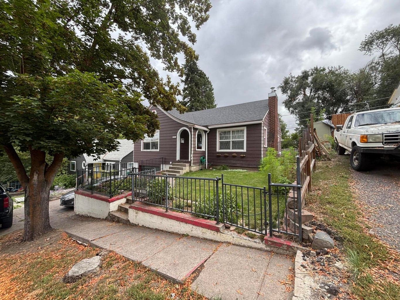 Photo of 636 Roseway 2 of 34