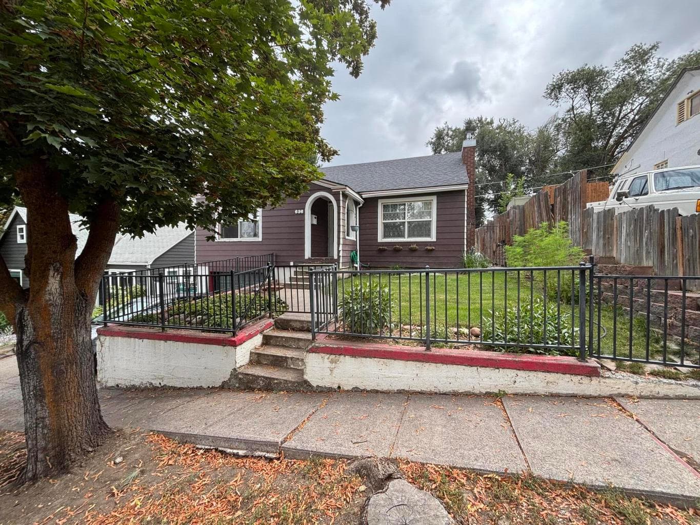 Photo of 636 Roseway 3 of 34