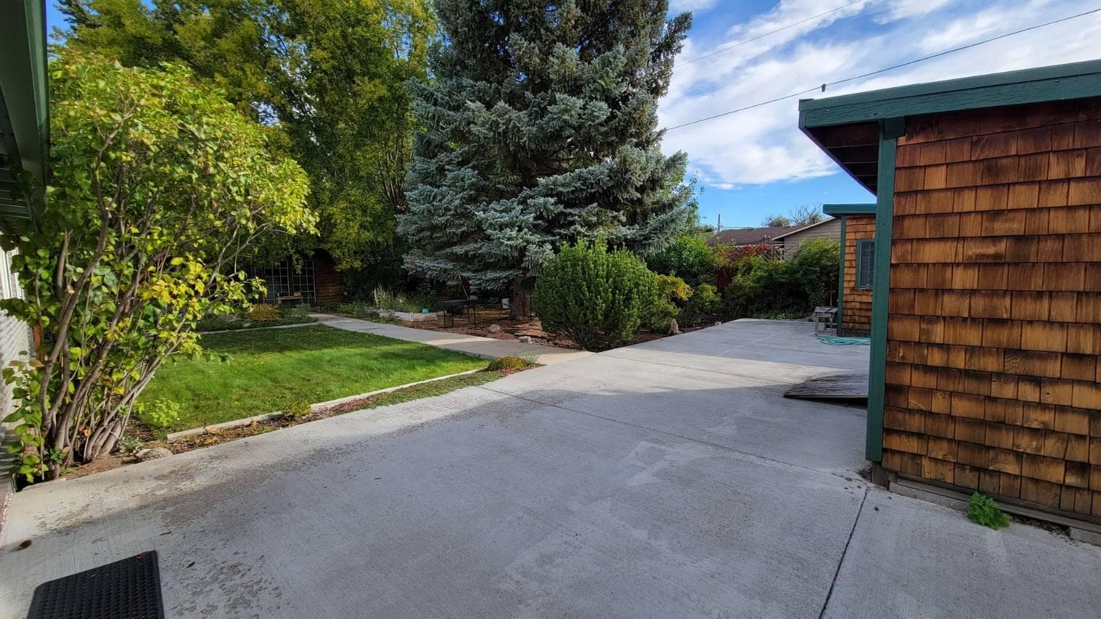 Photo of 320 SW Beaver Street 26 of 32
